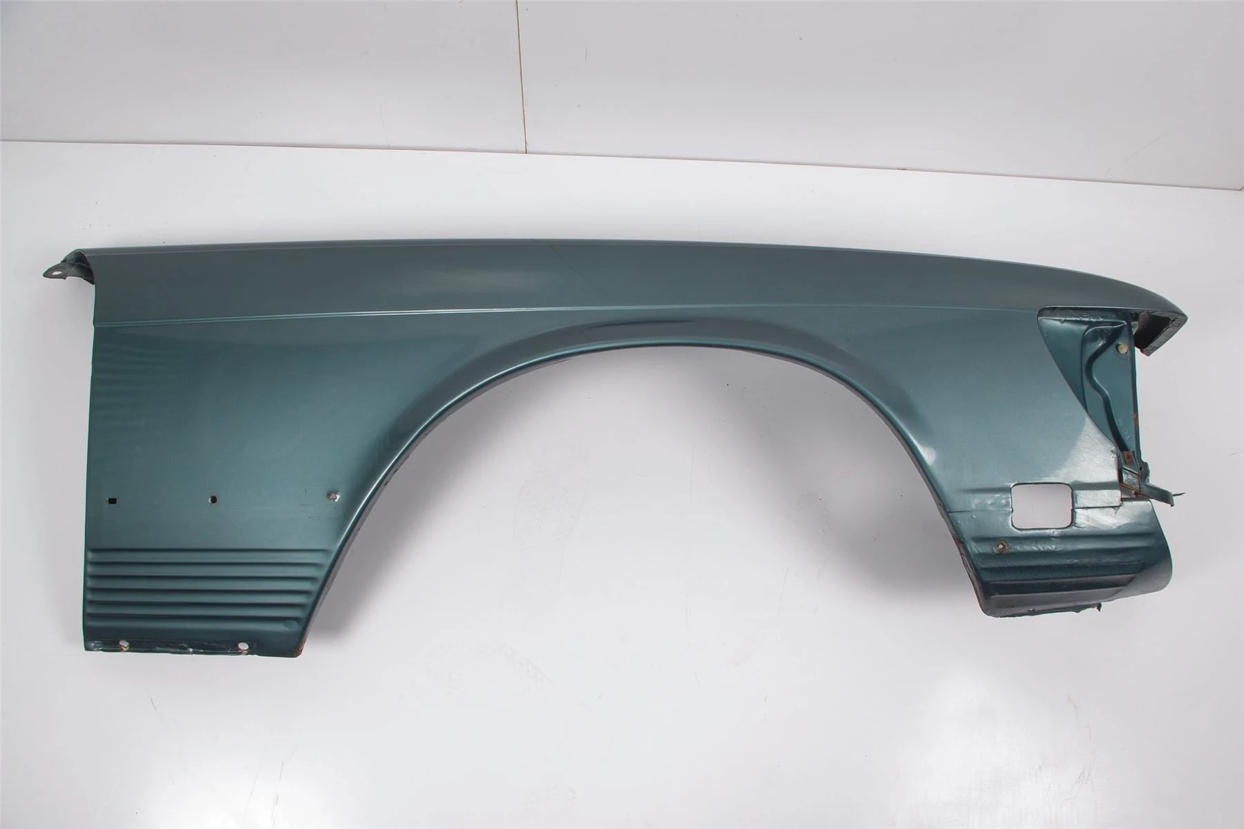 Mercedes 1078801018 Wing - Front Right | C107 R107 SL
