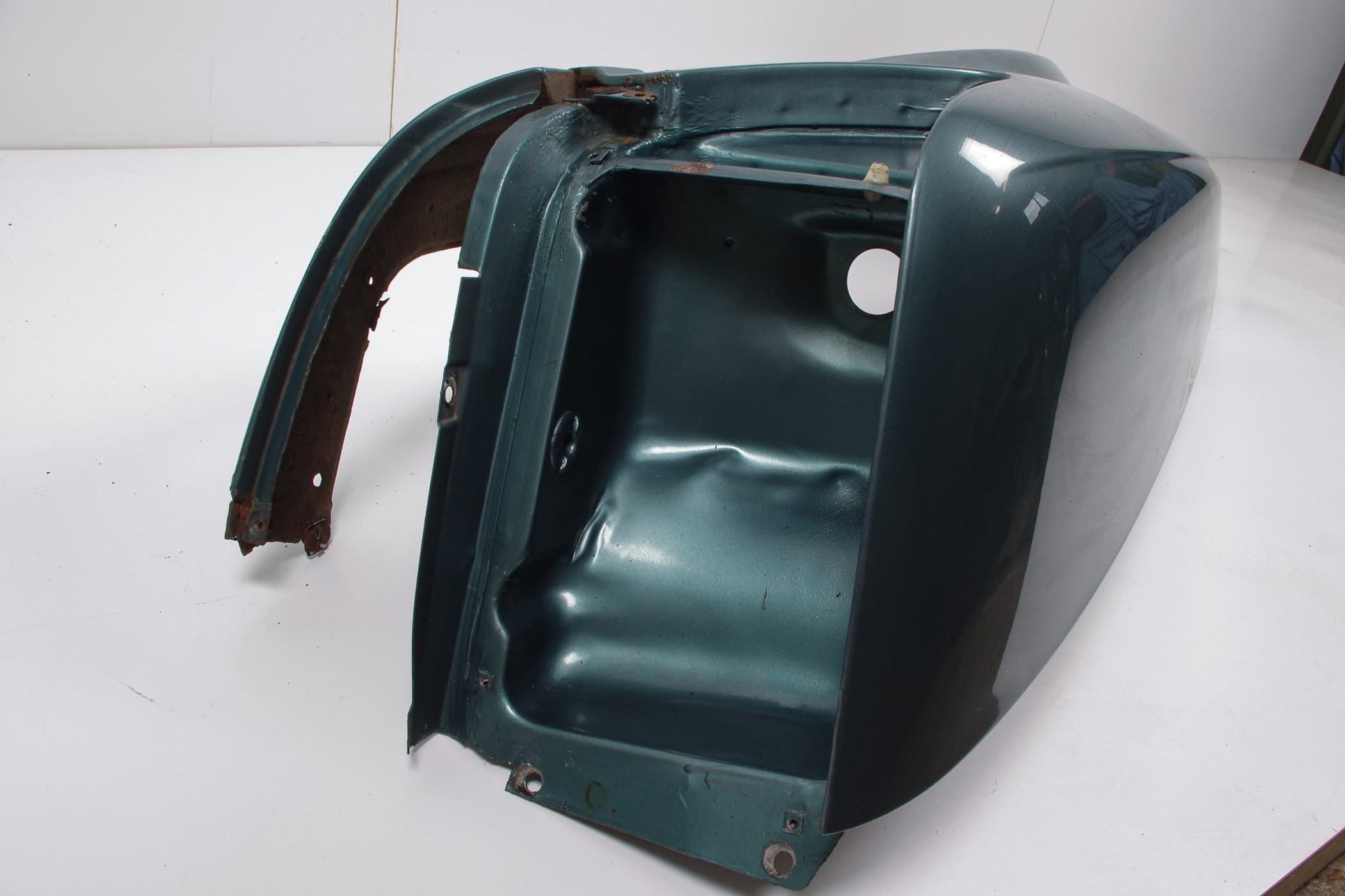 Mercedes 1078801018 Wing - Front Right | C107 R107 SL