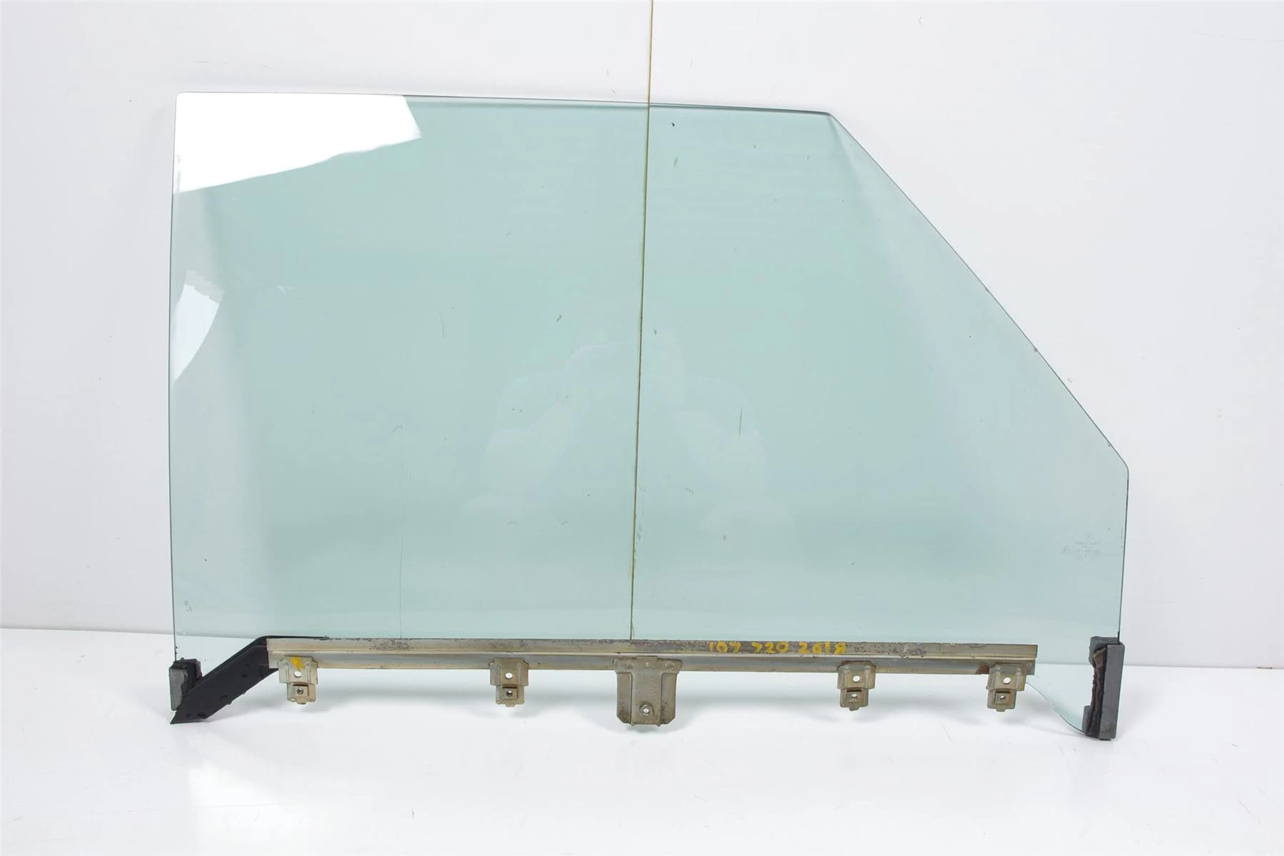 Mercedes 1077202618 Window Glass - Right | R107 SL