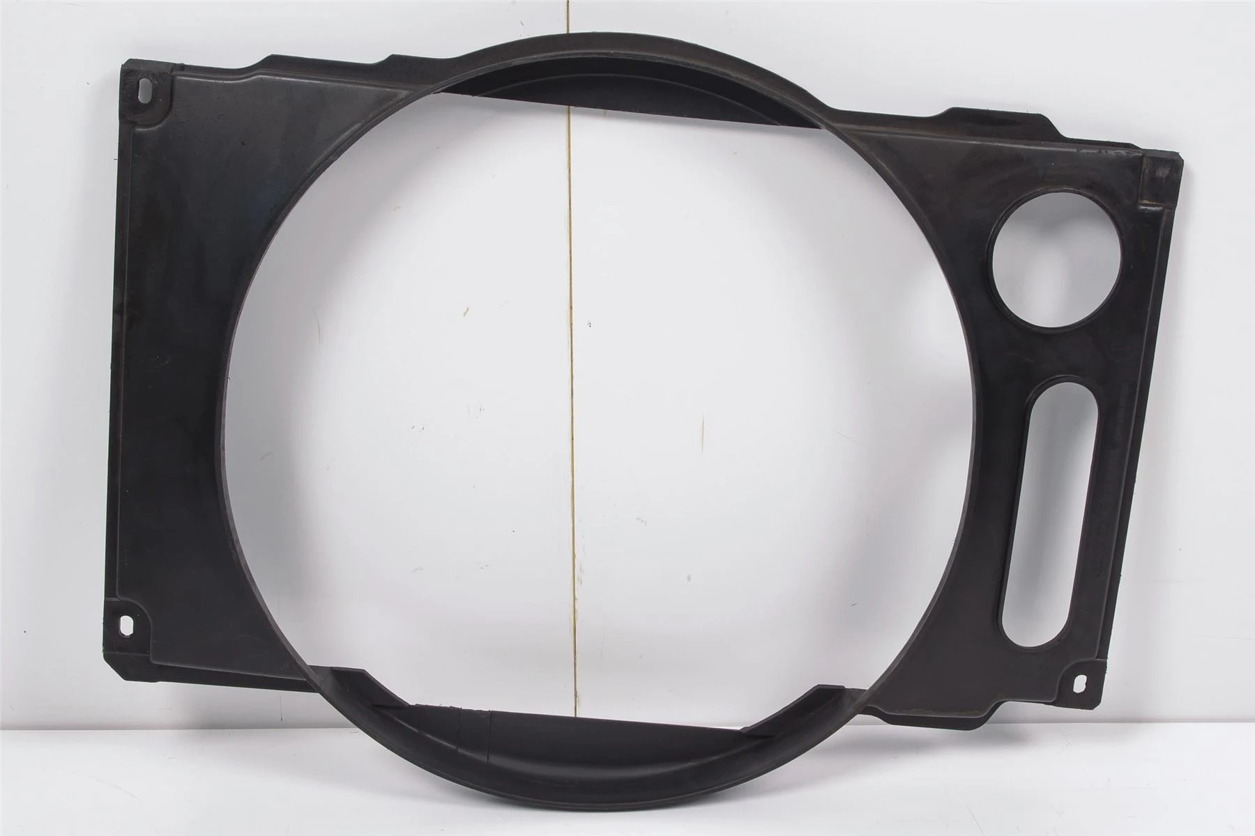 Mercedes 1075050555 Fan Shroud | C107 R107 SL