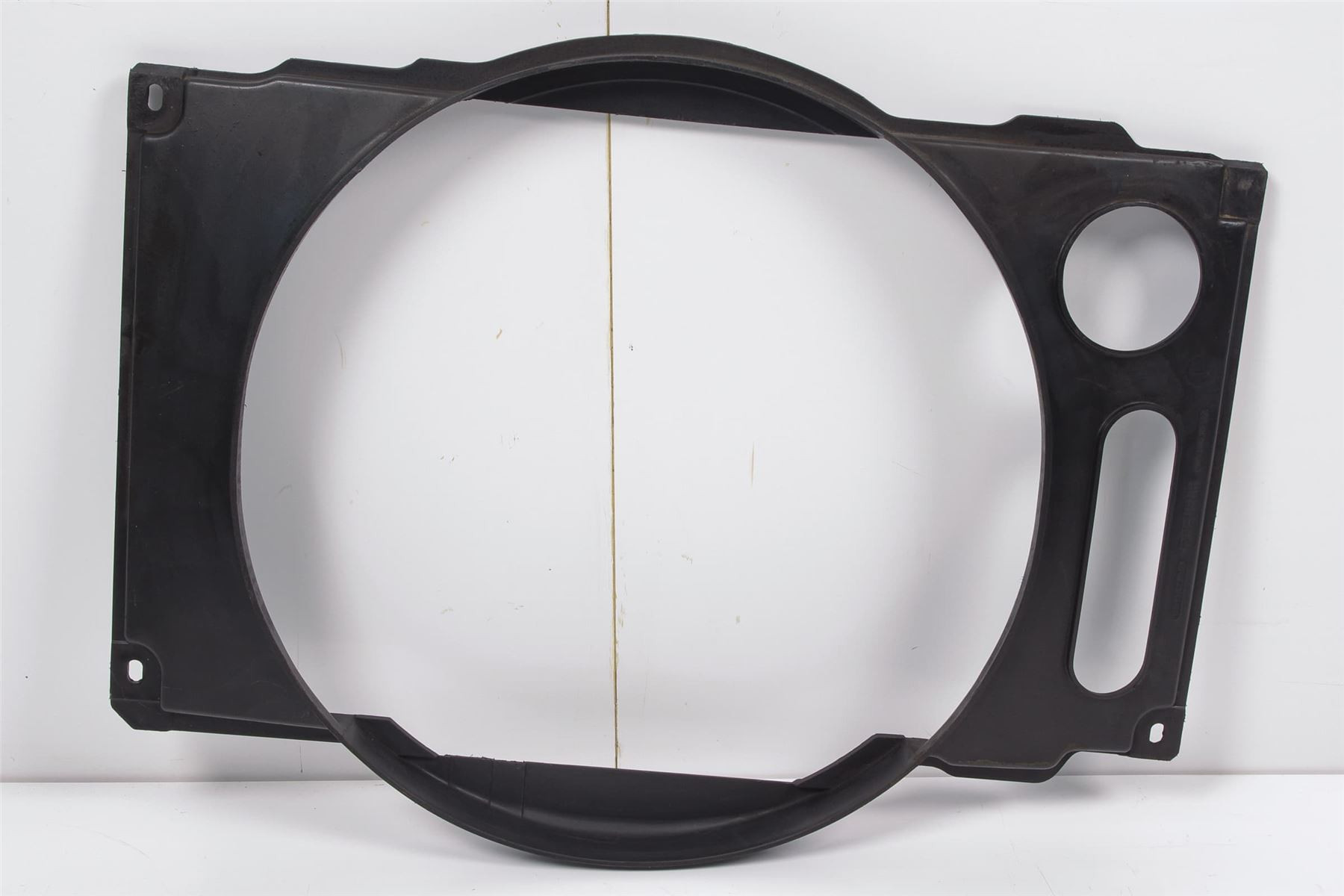 Mercedes 1075050555 Fan Shroud | C107 R107 SL