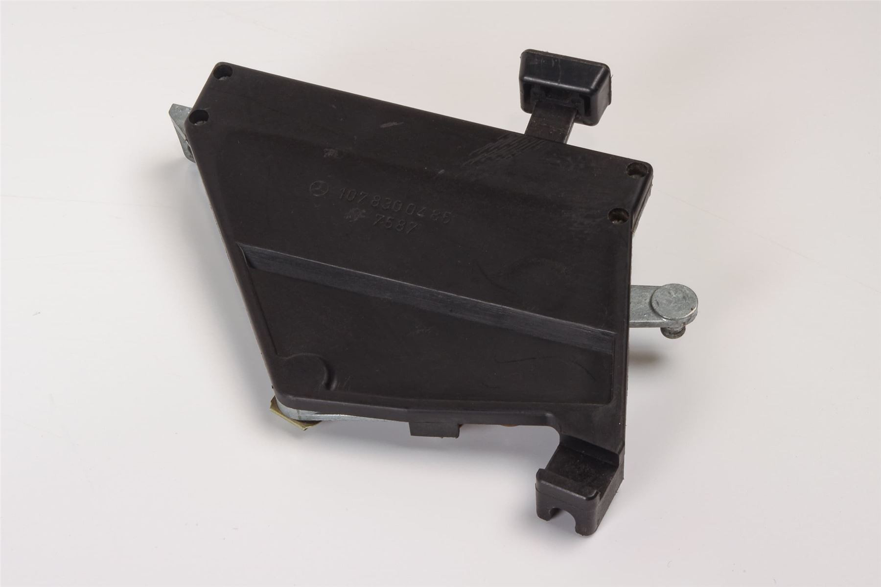 Mercedes 1078300485 HVAC Control Regulator - Right | C107 R107 SL