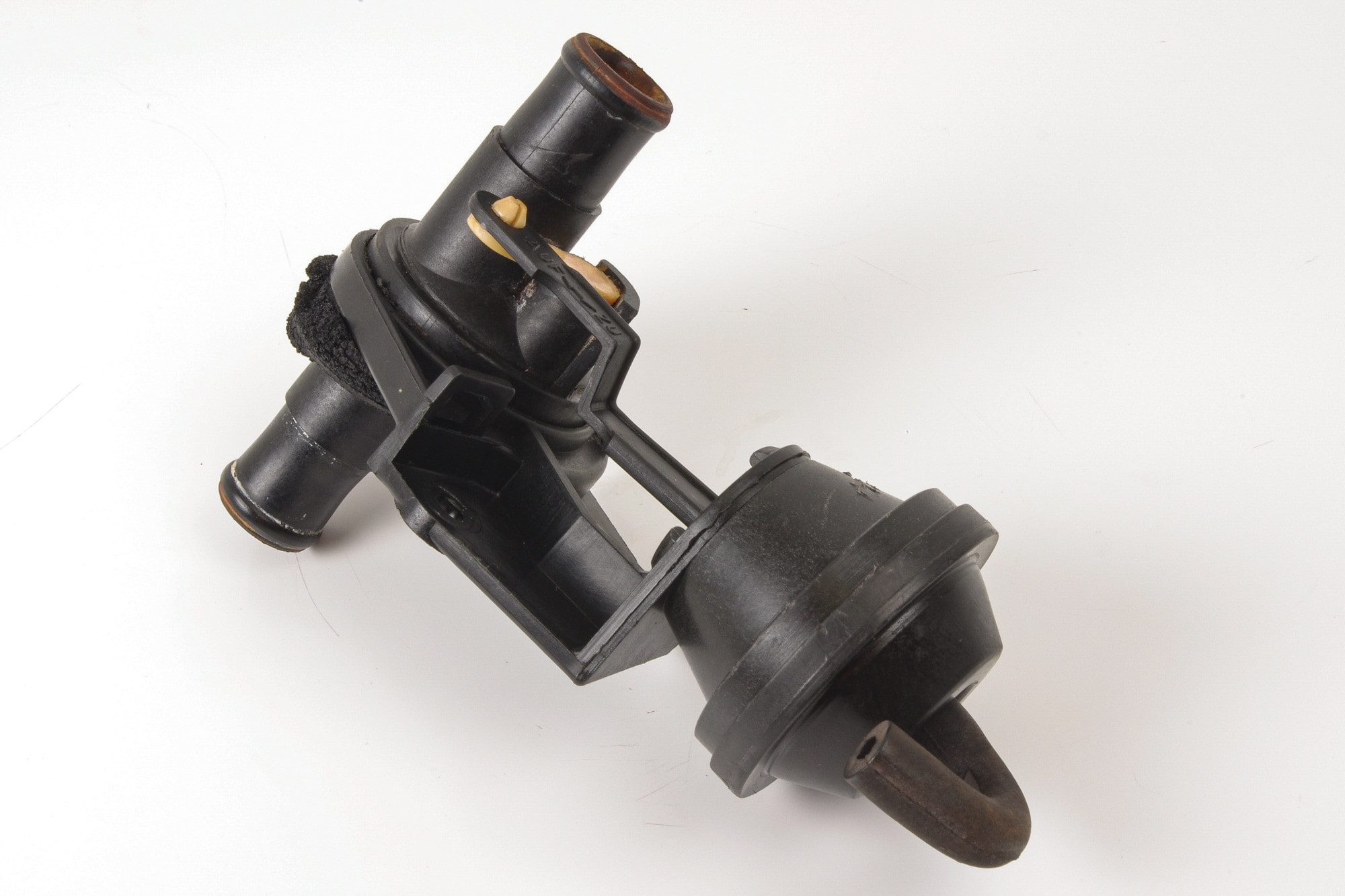 Mercedes 1078300584 Heater Control Valve | C107 R107 SL W123 V123 S123 E