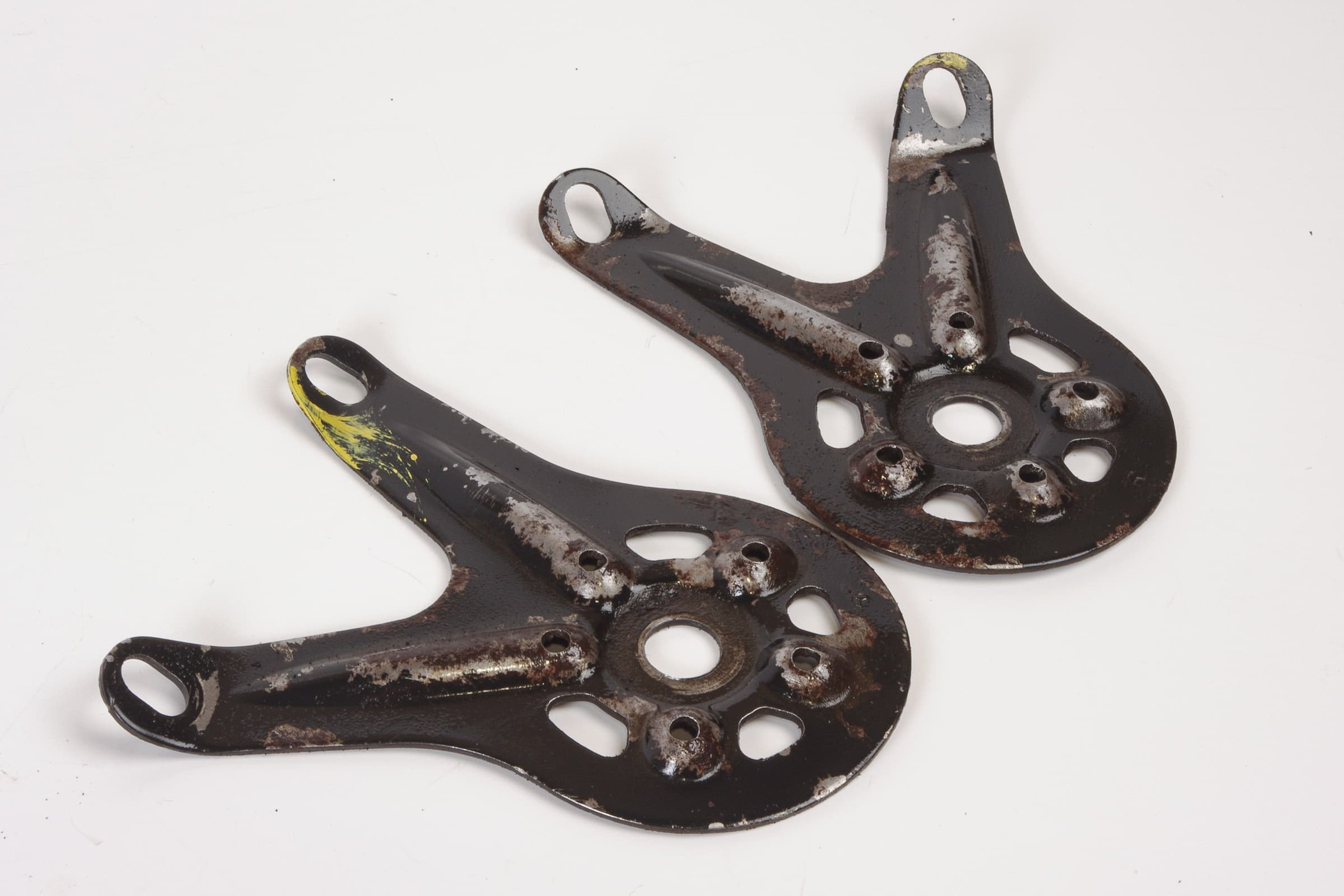 Mercedes 1073520325 Axle Support Plate x2 - Rear | R107 SL