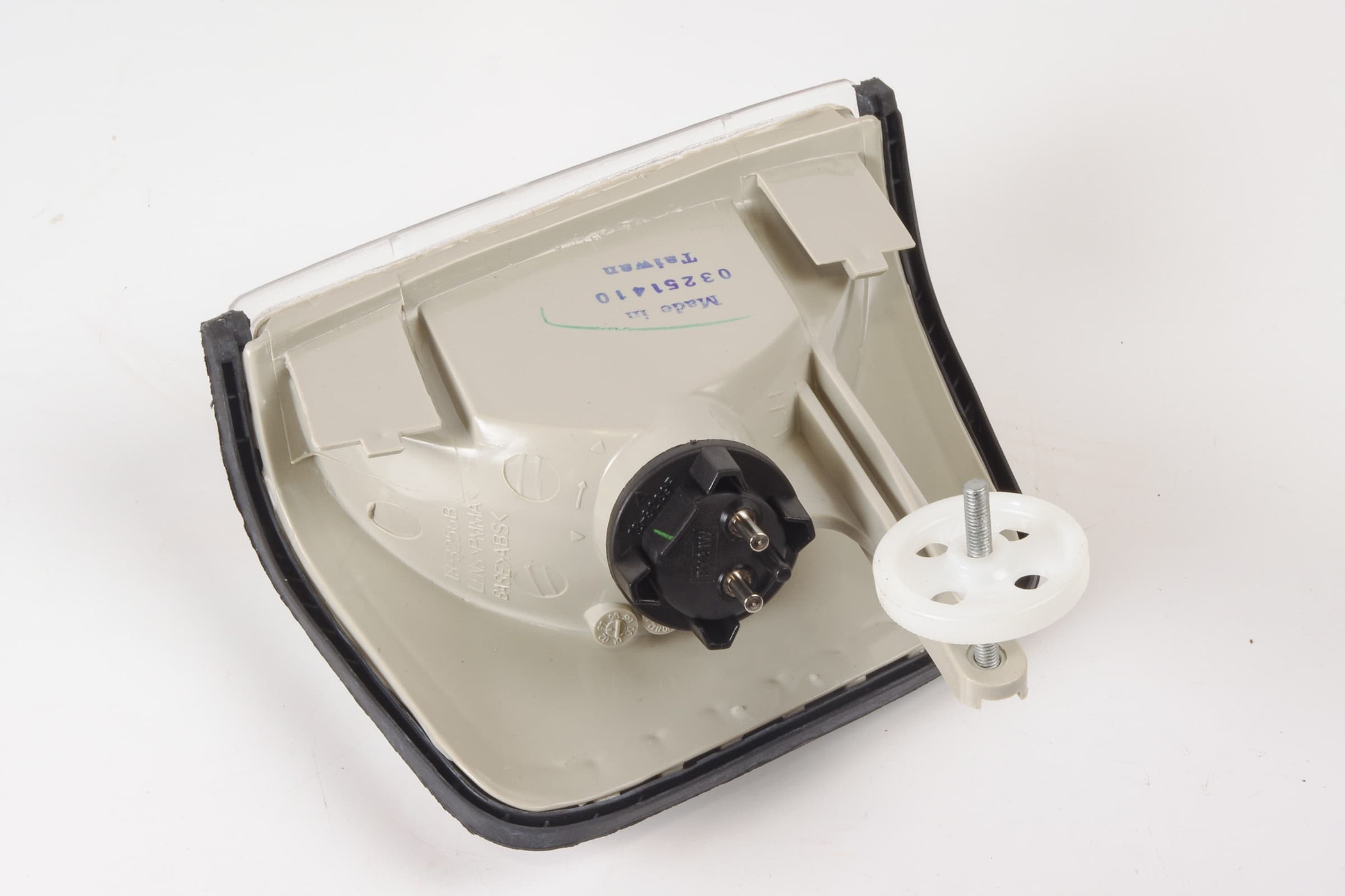 Mercedes 2018260043 Indicator Lens - Front Left (New Old St.) | W201 C