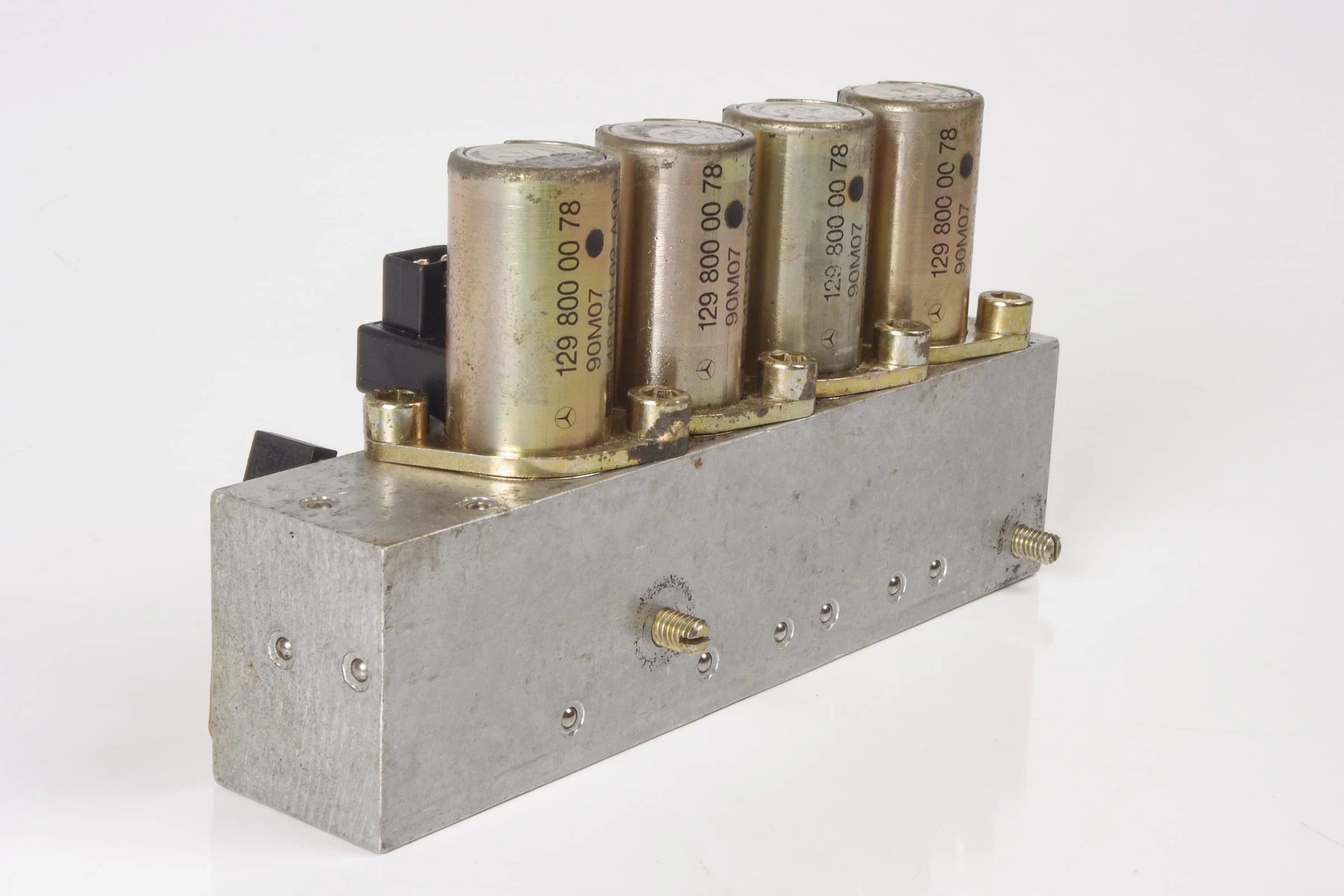 Mercedes 1298000078 Roof Hydraulic Valve Block - Left | A124 E R129 SL A208 CLK