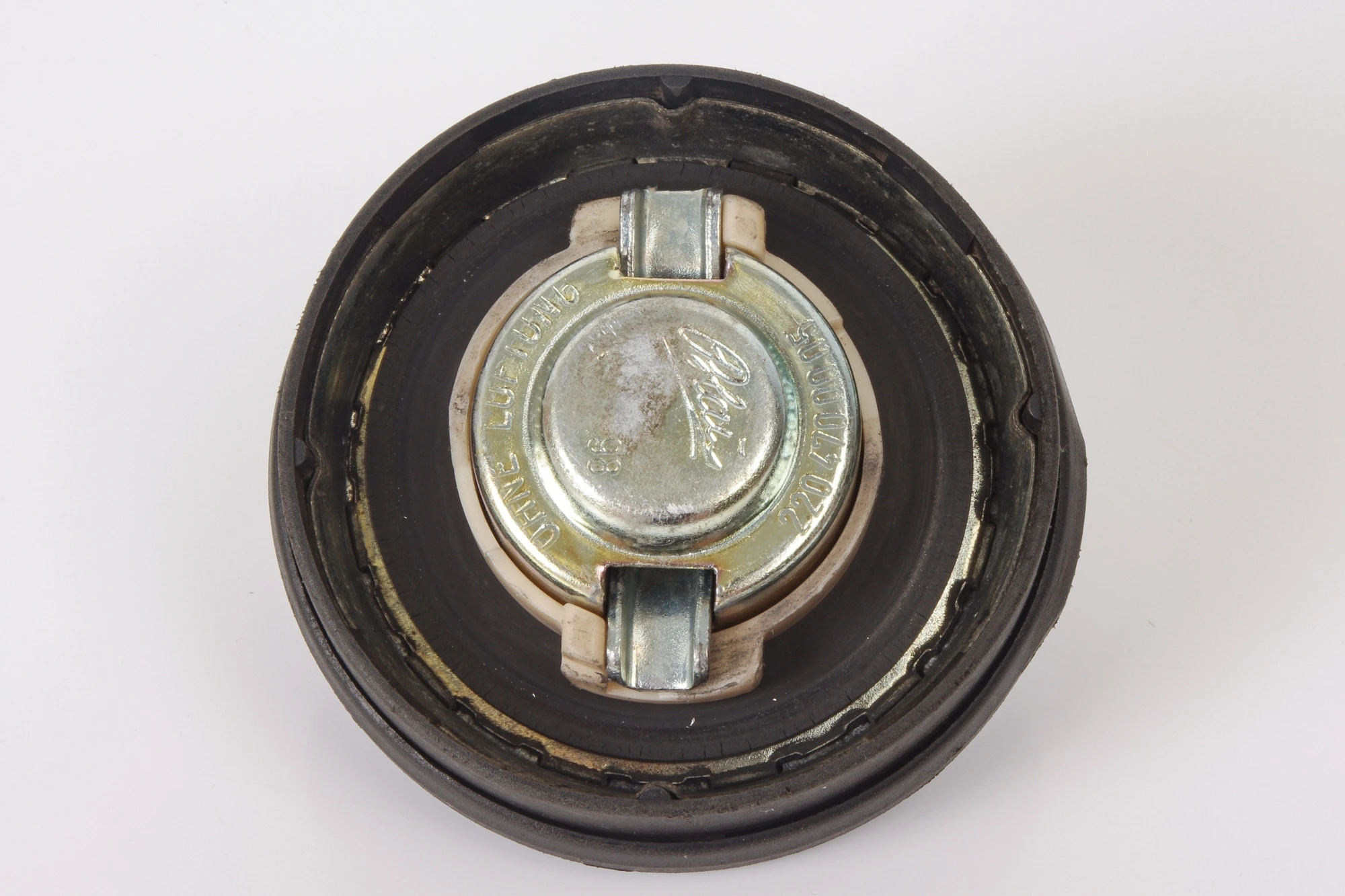 Mercedes 2204700005 Fuel Filler Cap | R129 SL W168 A R170 SLK W202 C C208...