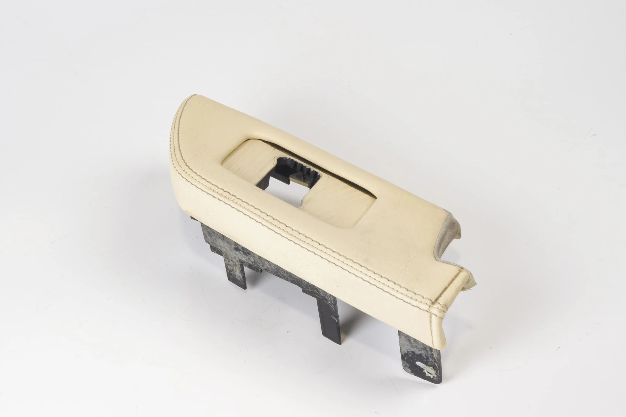 Mercedes 1299110222 Seat Belt Guide - Right Cream | R129 SL