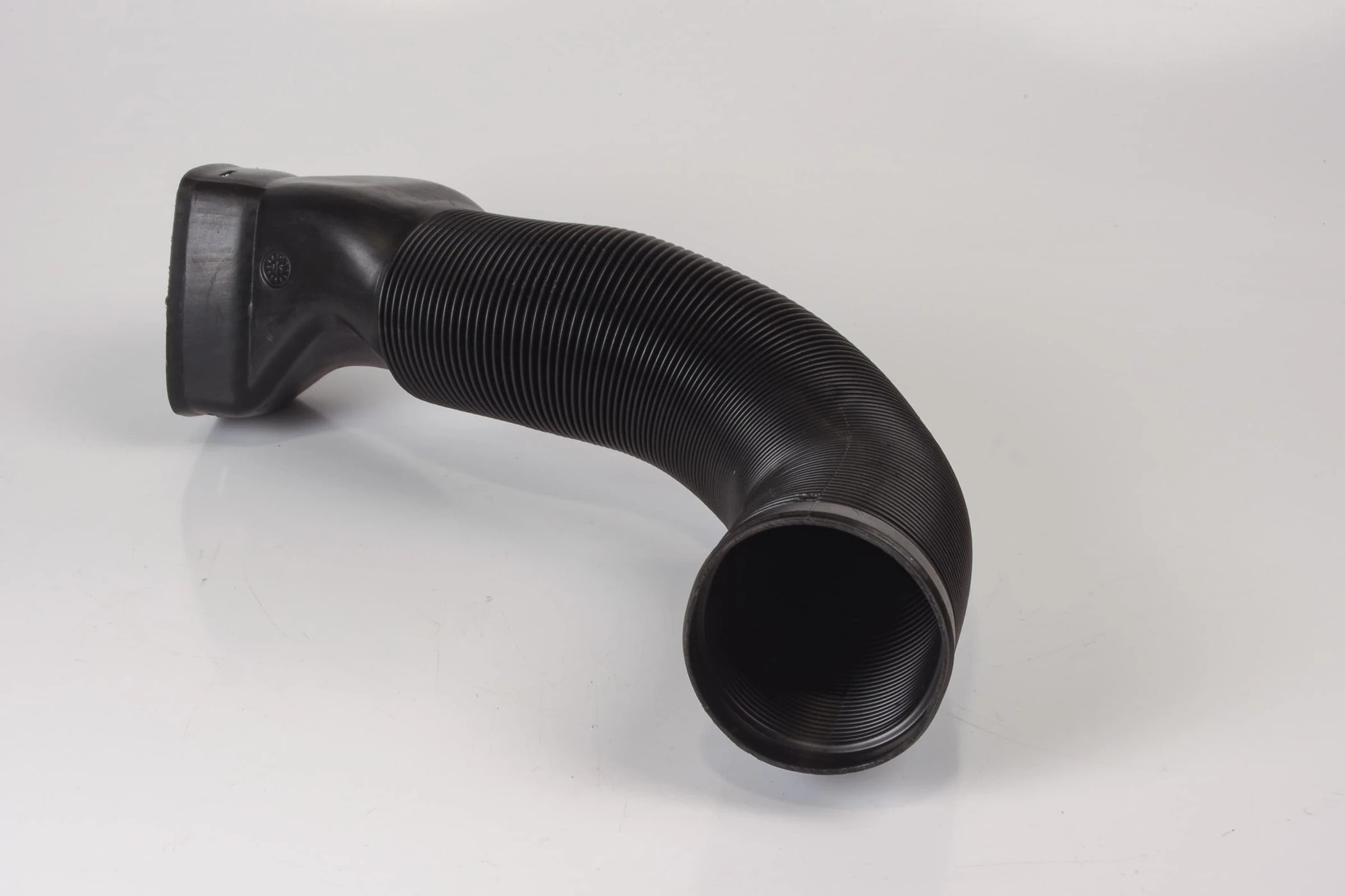 Mercedes 1408314246 Air Duct - Right | W140 V140 C140 S
