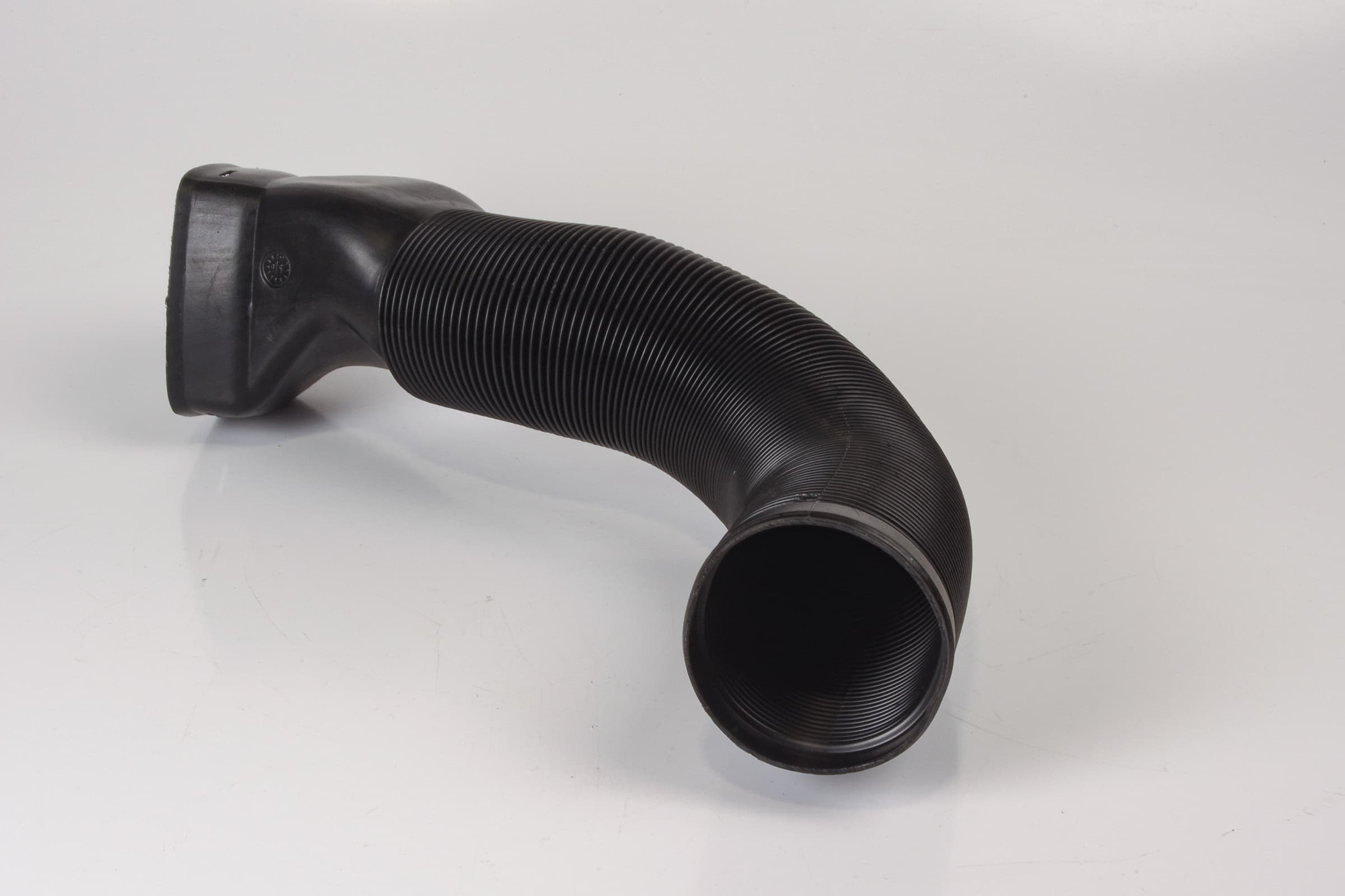 Mercedes 1408314246 Air Duct - Right | W140 V140 C140 S