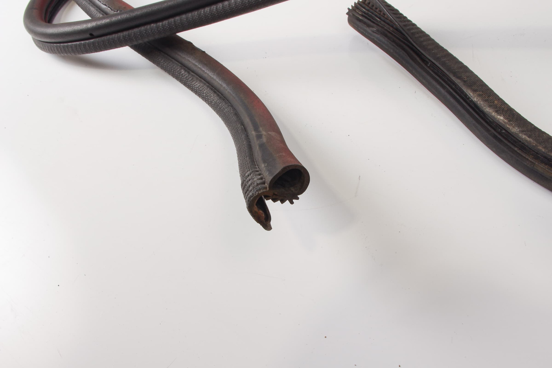 Mercedes 4607270830 Door Edge Seal - Front | W460 W461 G