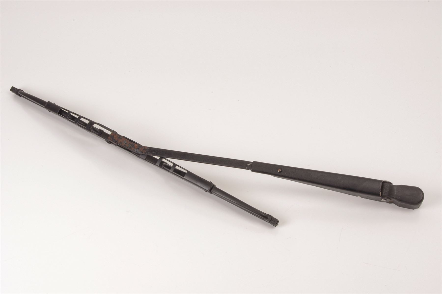 Mercedes 0008245628 Wiper Arm - Rear | W460 W461 W463 G