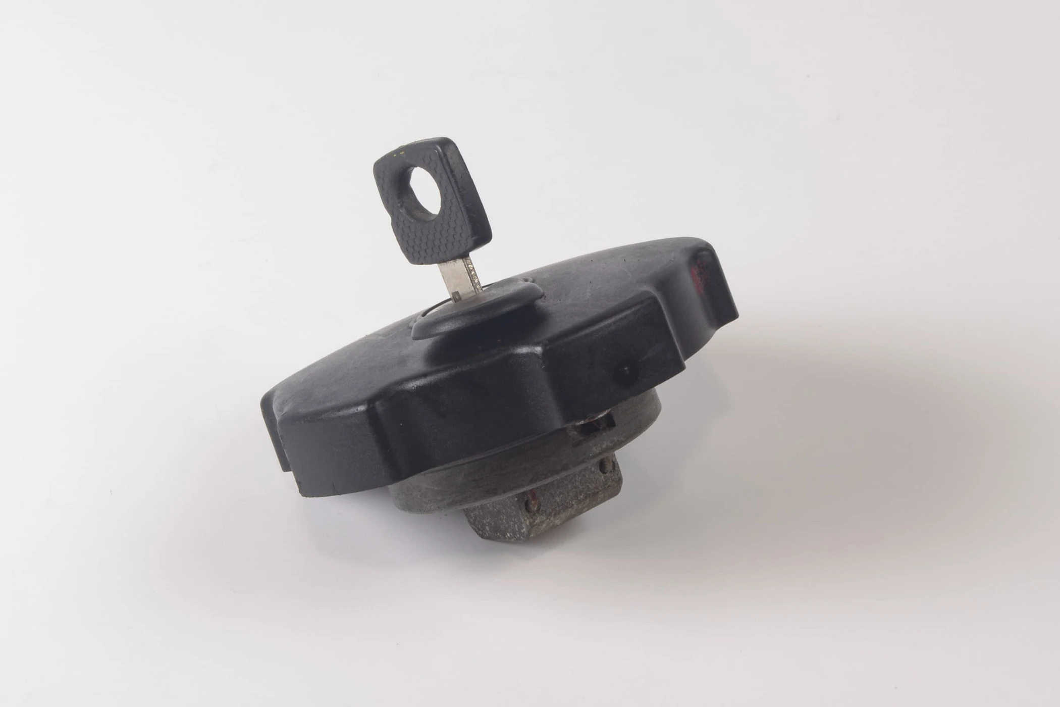 Mercedes 0004700430 Fuel Filler Cap | W460 G