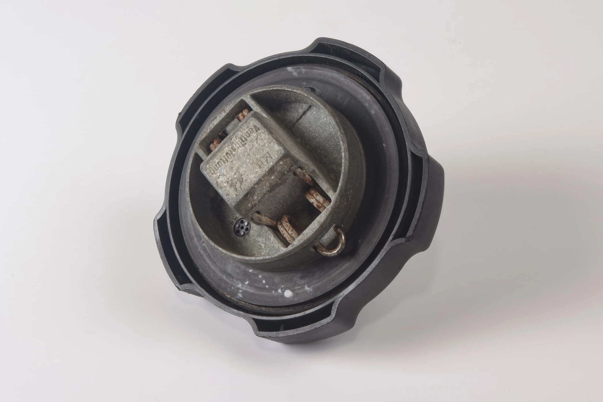 Mercedes 0004700430 Fuel Filler Cap | W460 G