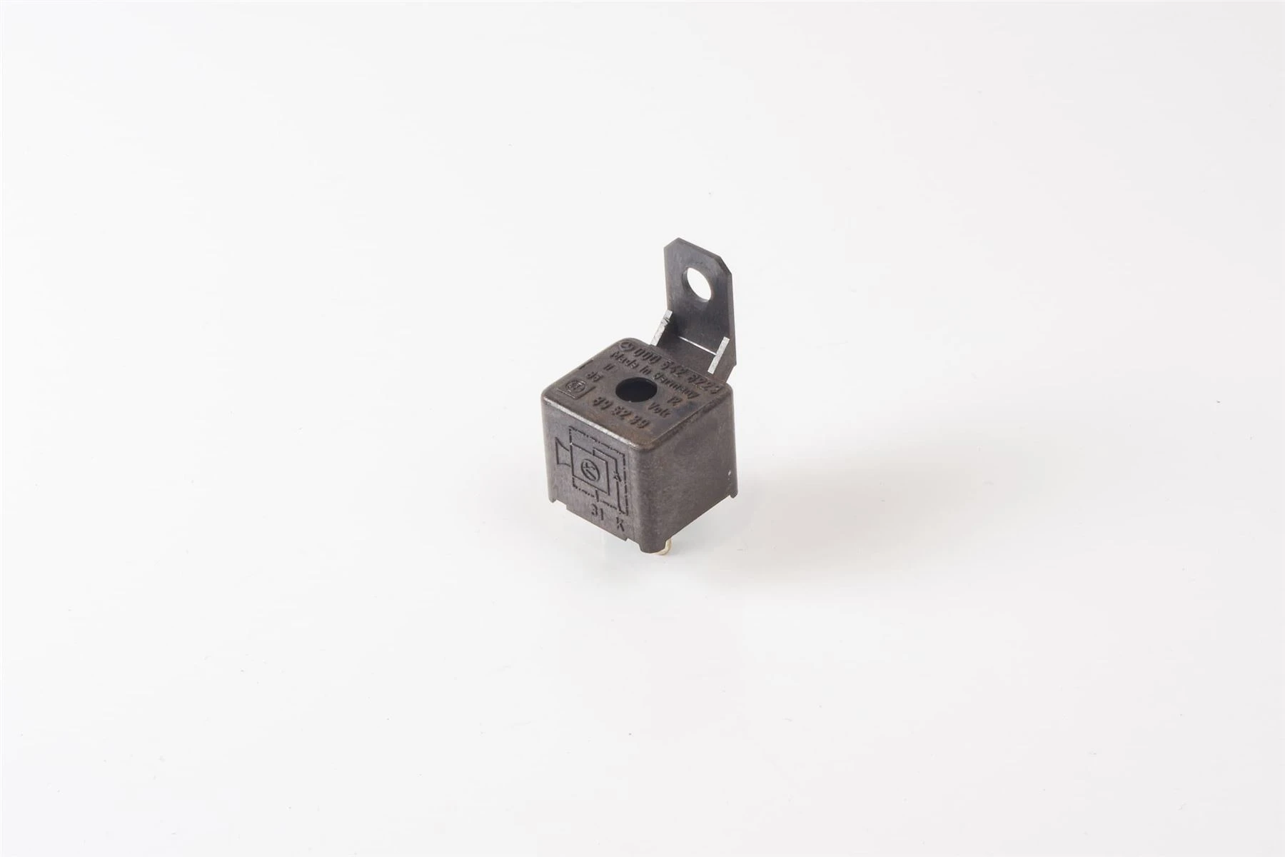 Mercedes 0005426223 Buzzer Relay | W460 W461 W463 G