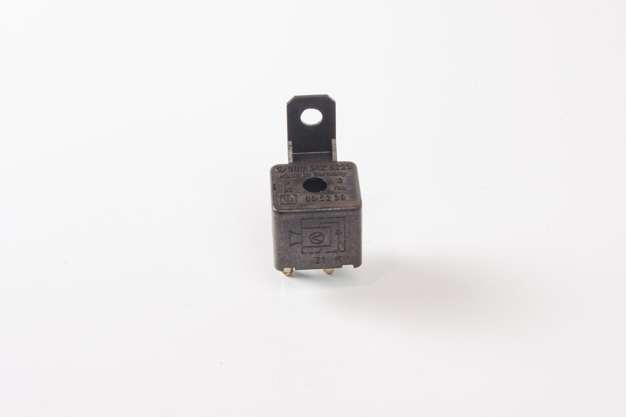 Mercedes 0005426223 Buzzer Relay | W460 W461 W463 G