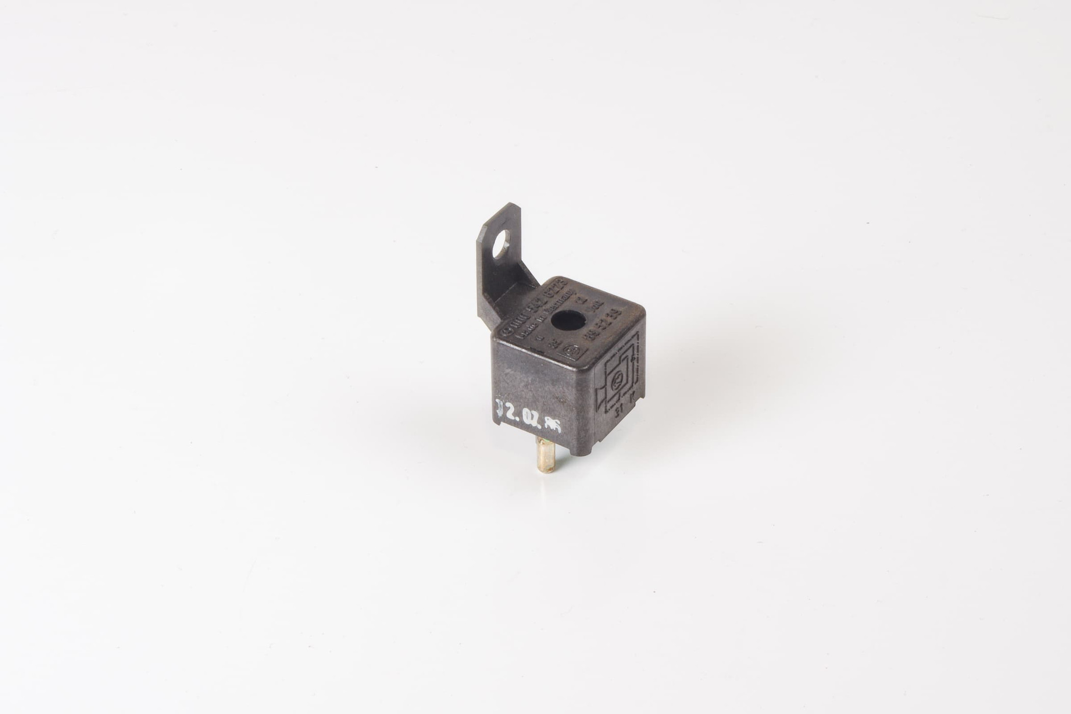 Mercedes 0005426223 Buzzer Relay | W460 W461 W463 G