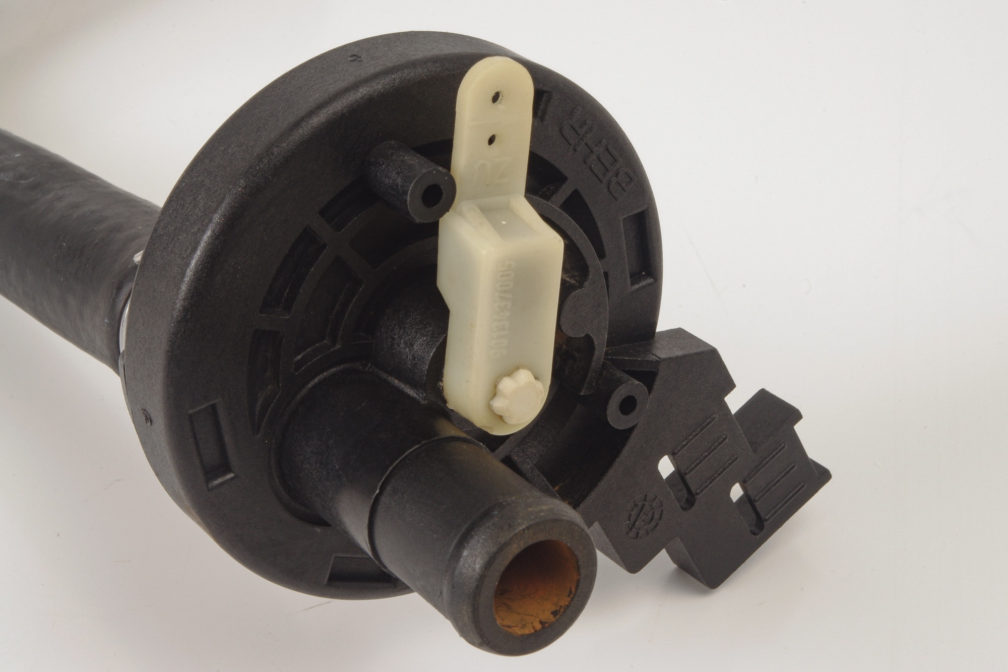 Mercedes 0008320084 Heater Valve | W460 W461 G