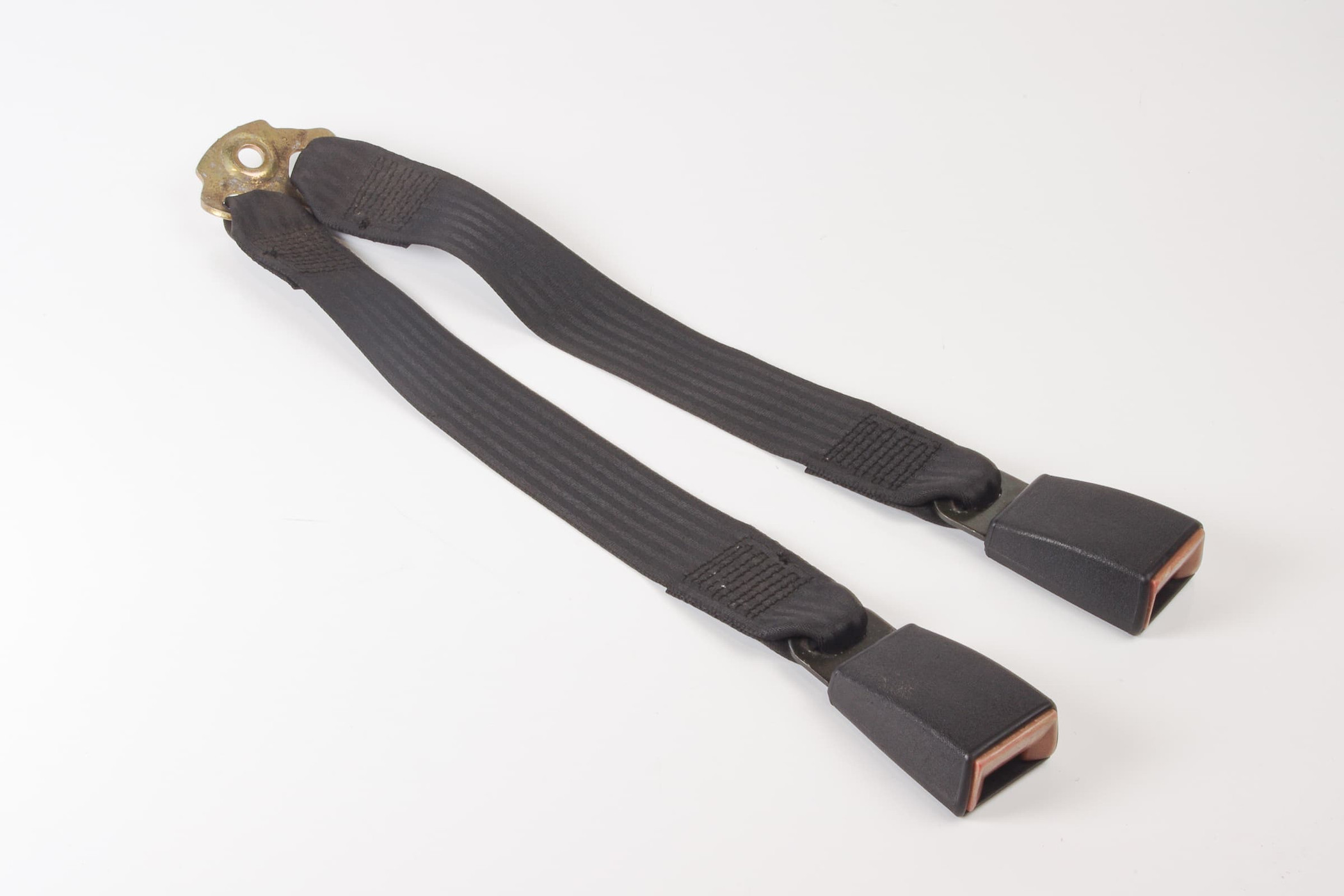 Mercedes 0008609469 Seat Belt Buckle - Rear Left | W460 W461 G W638 V