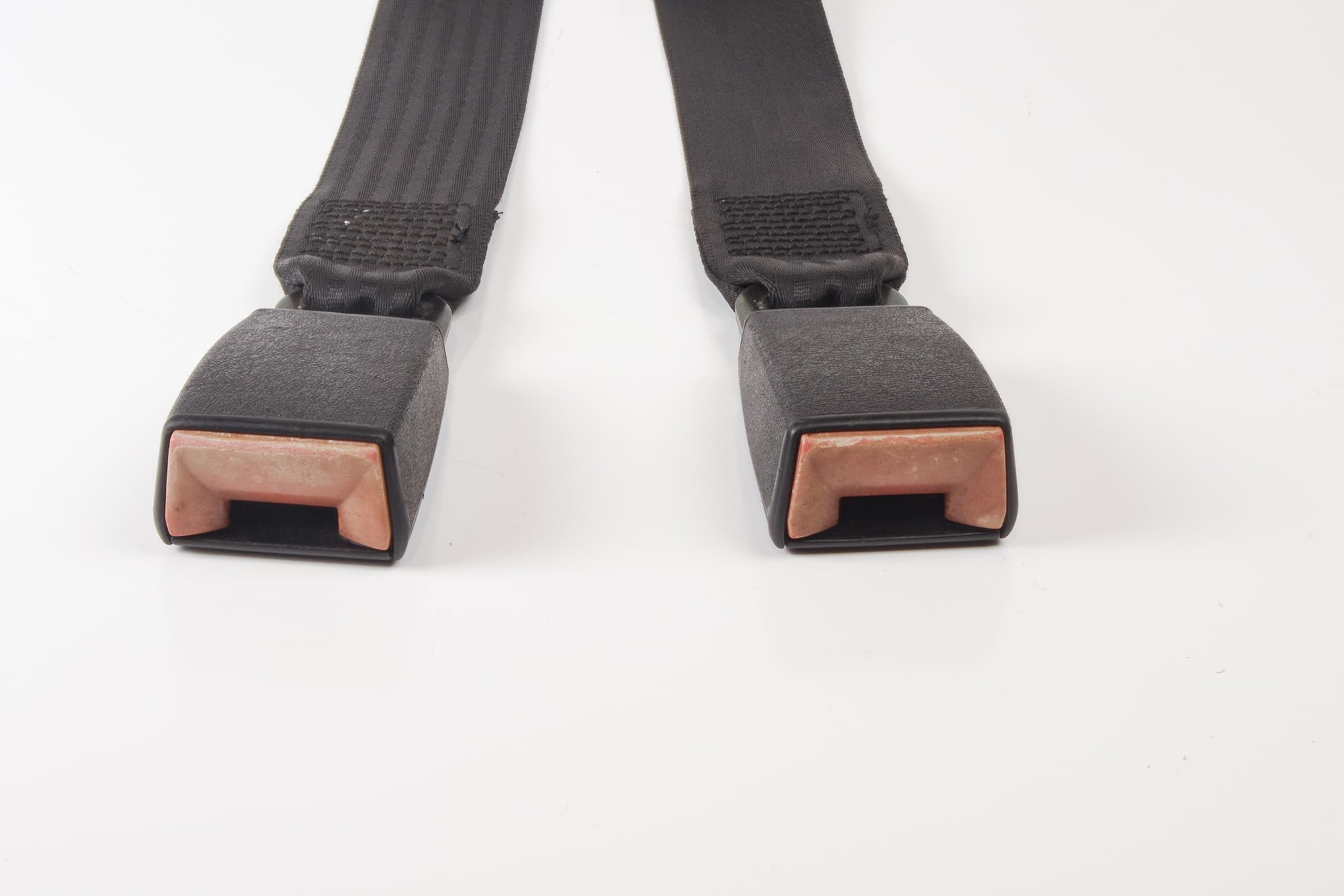 Mercedes 0008609469 Seat Belt Buckle - Rear Left | W460 W461 G W638 V