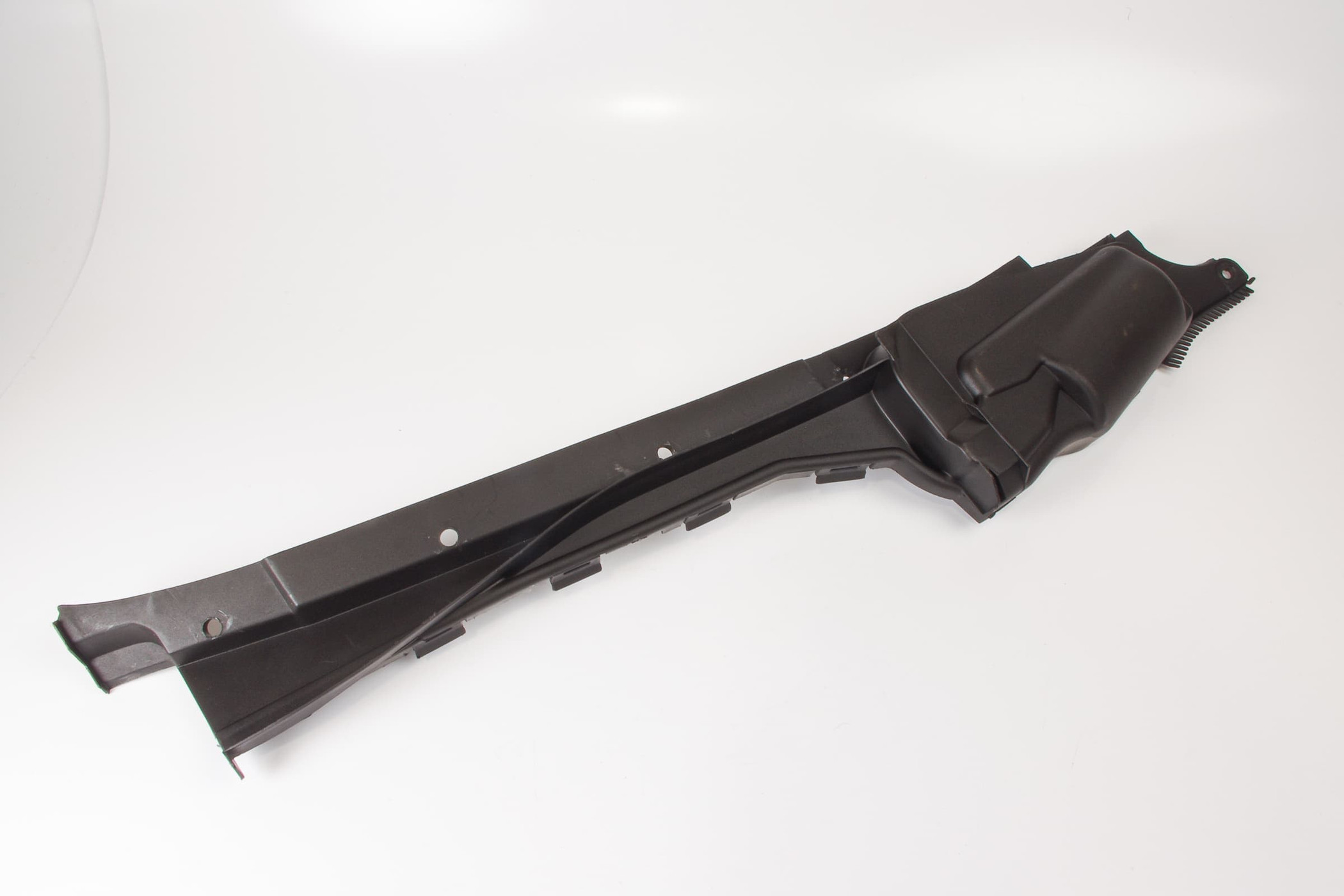 Mercedes 1408302228 Water Baffle - Front Right | W140 V140 C140 S