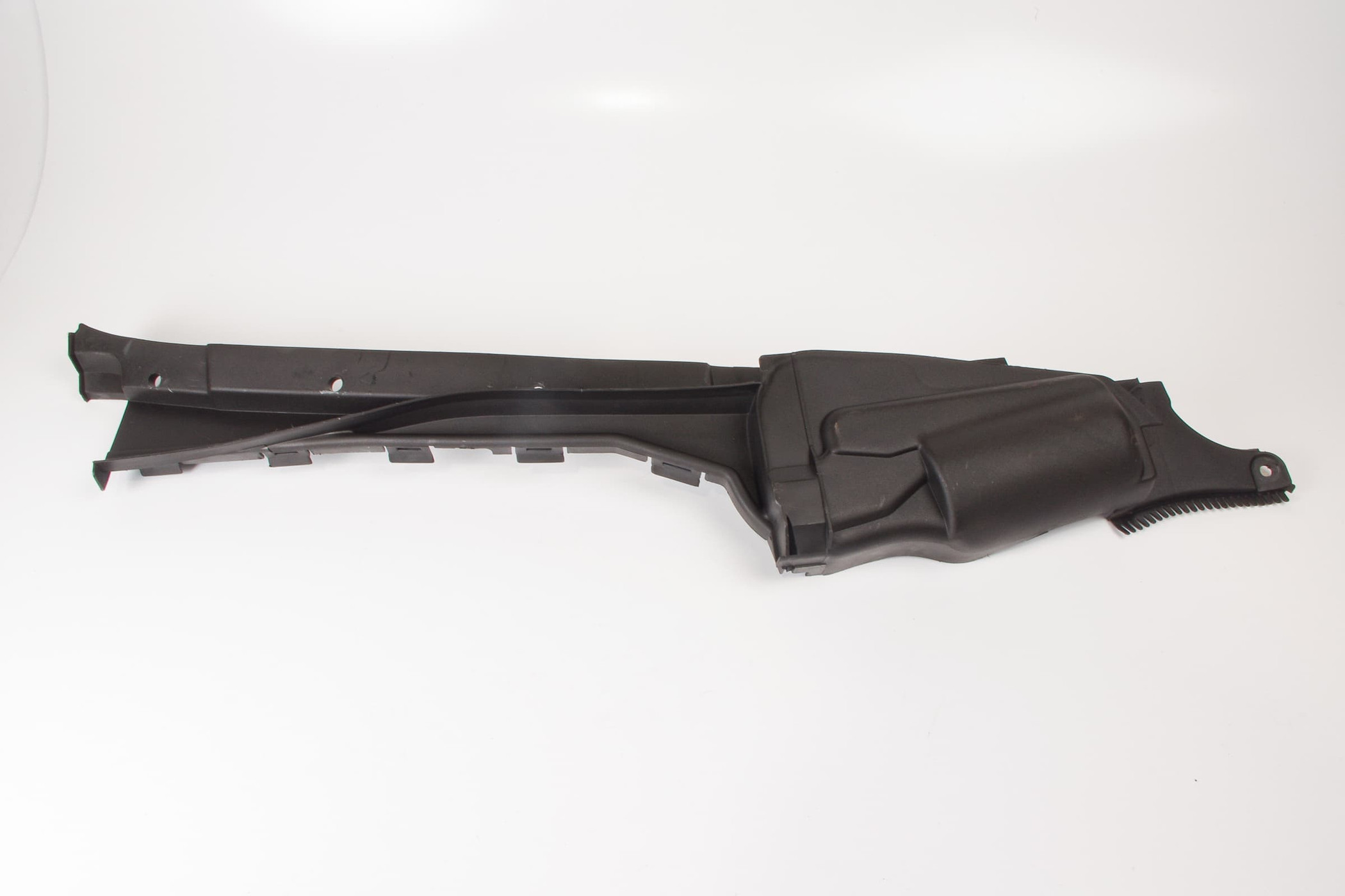 Mercedes 1408302228 Water Baffle - Front Right | W140 V140 C140 S