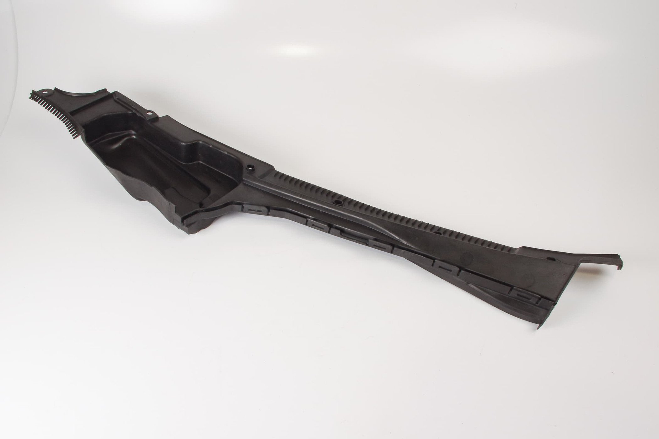 Mercedes 1408302228 Water Baffle - Front Right | W140 V140 C140 S