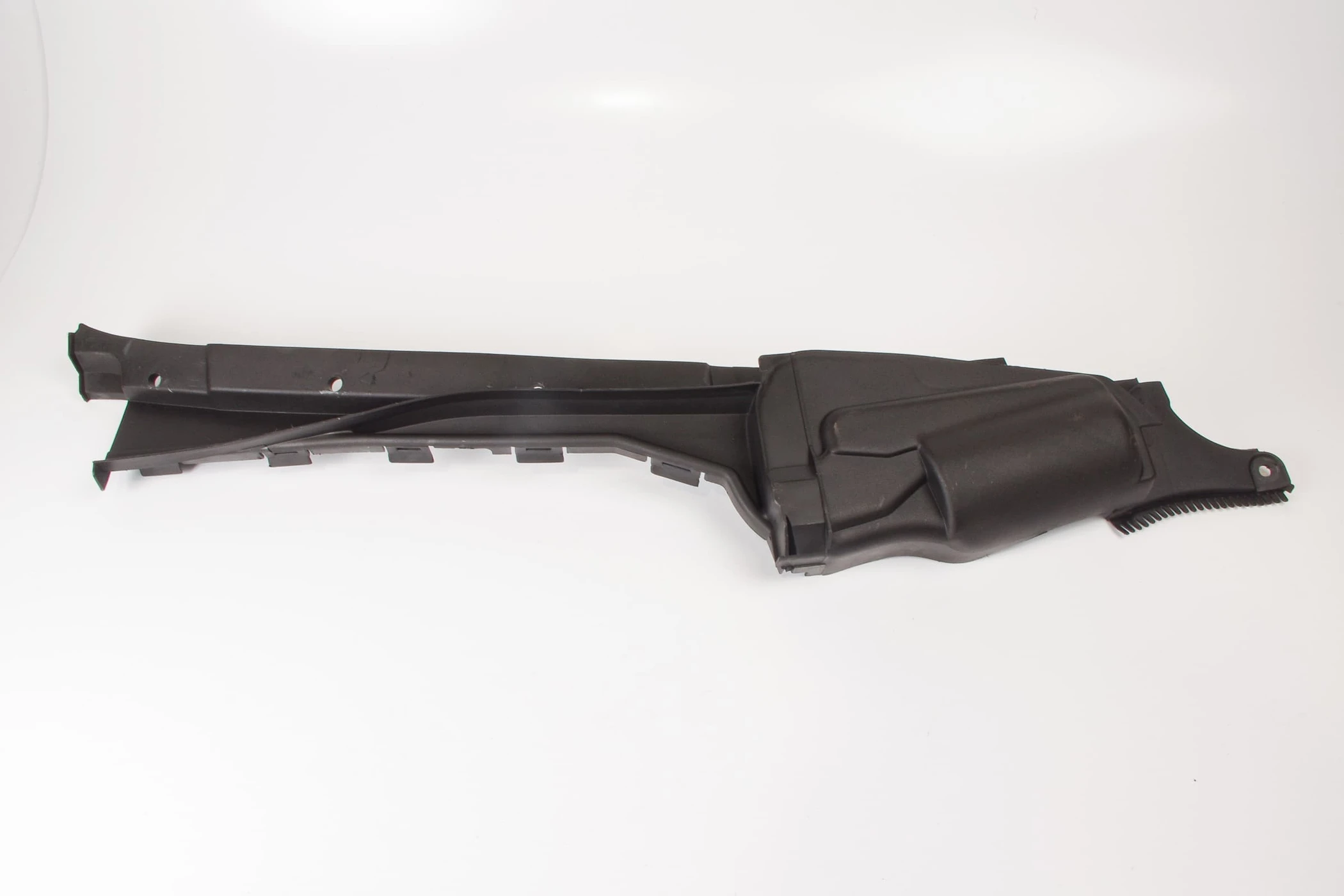 Mercedes 1408302228 Water Baffle - Front Right | W140 V140 C140 S
