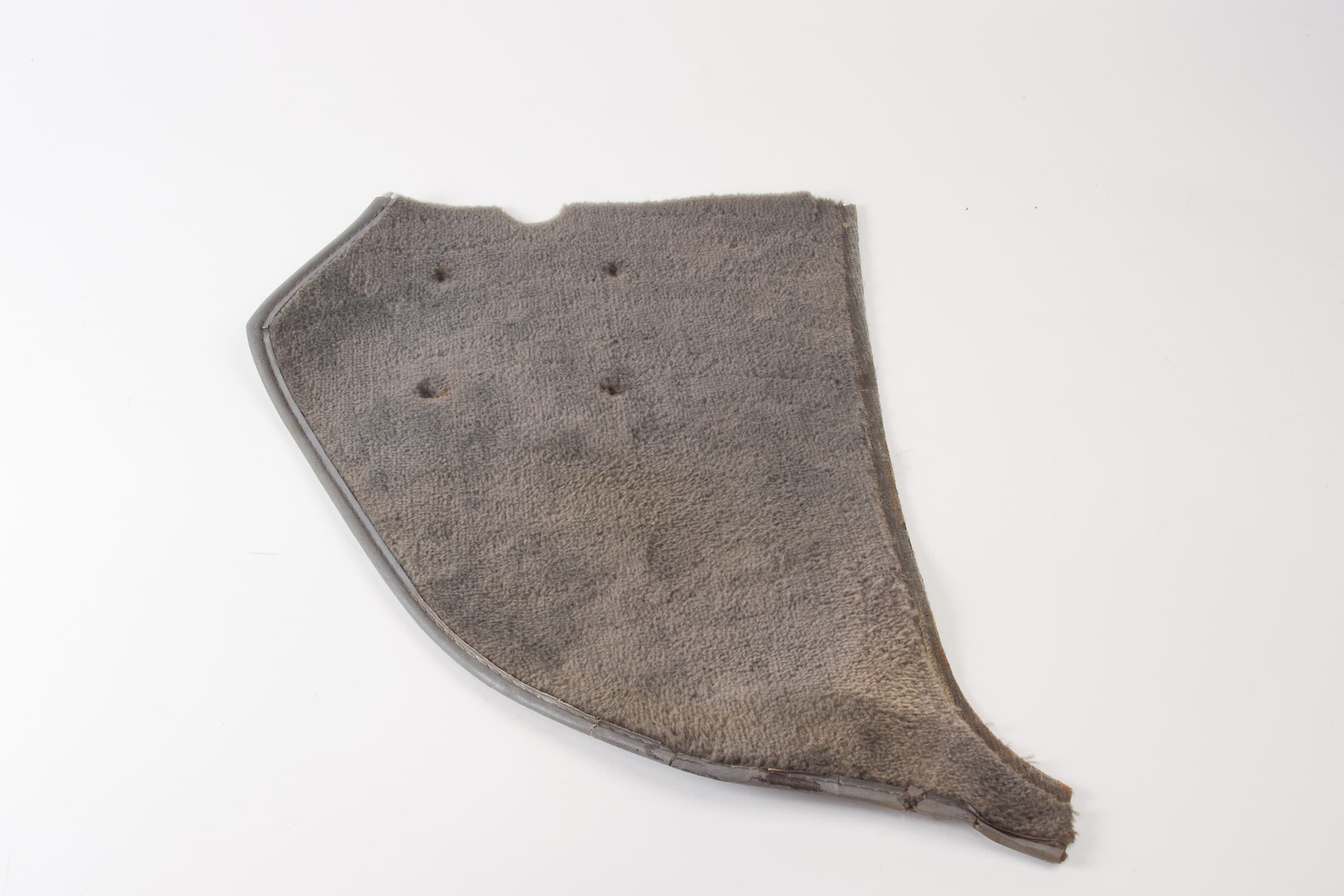 Mercedes 4606900142 Footwell Carpet Trim Panel - Front Right Grey | W460 W461 G