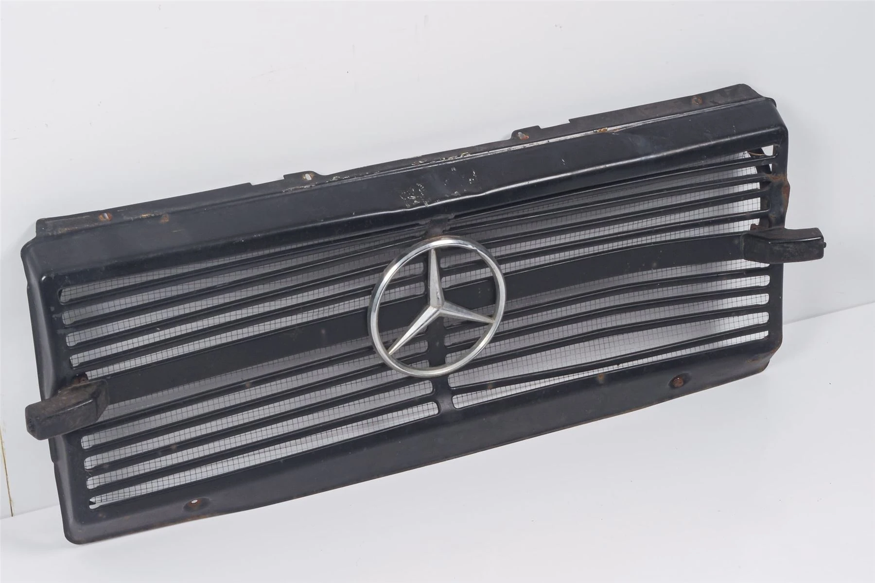 Mercedes 4608880815 Radiator Grille - Front | W460 W461 G