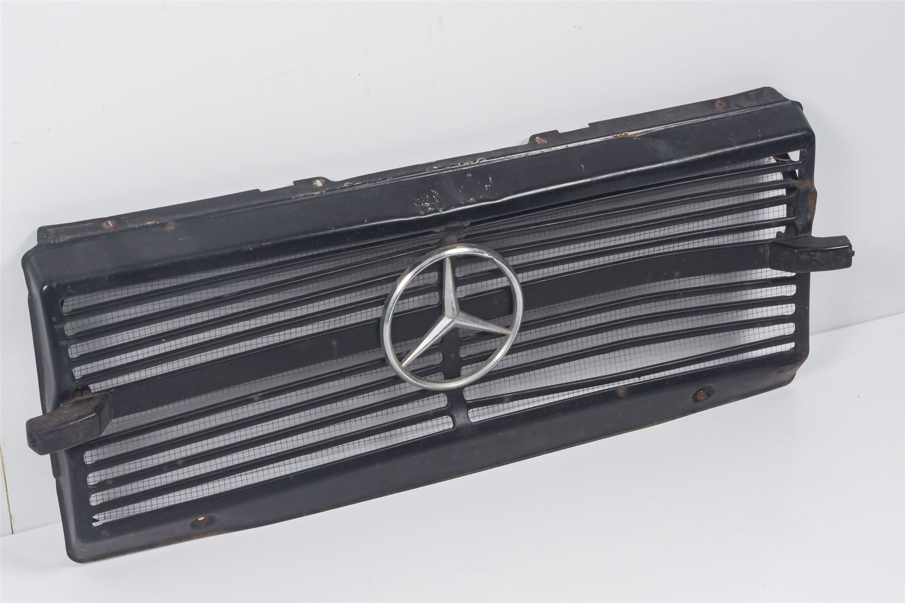 Mercedes 4608880815 Radiator Grille - Front | W460 W461 G