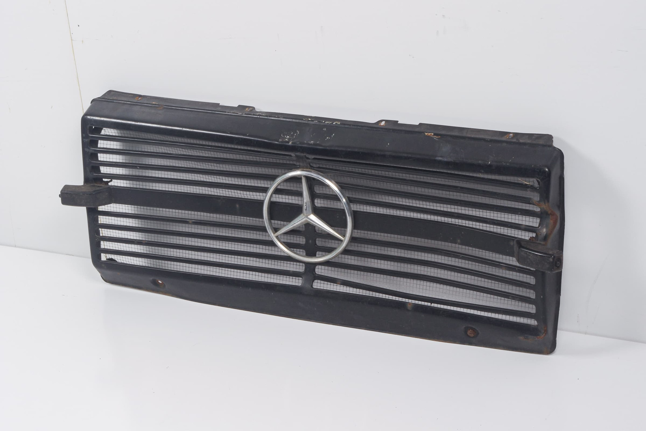 Mercedes 4608880815 Radiator Grille - Front | W460 W461 G