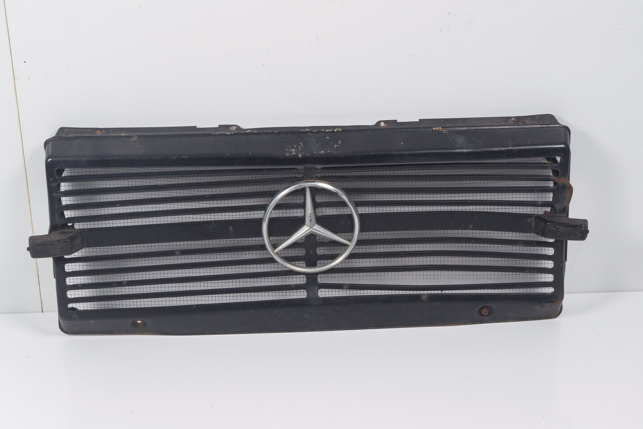 Mercedes 4608880815 Radiator Grille - Front | W460 W461 G