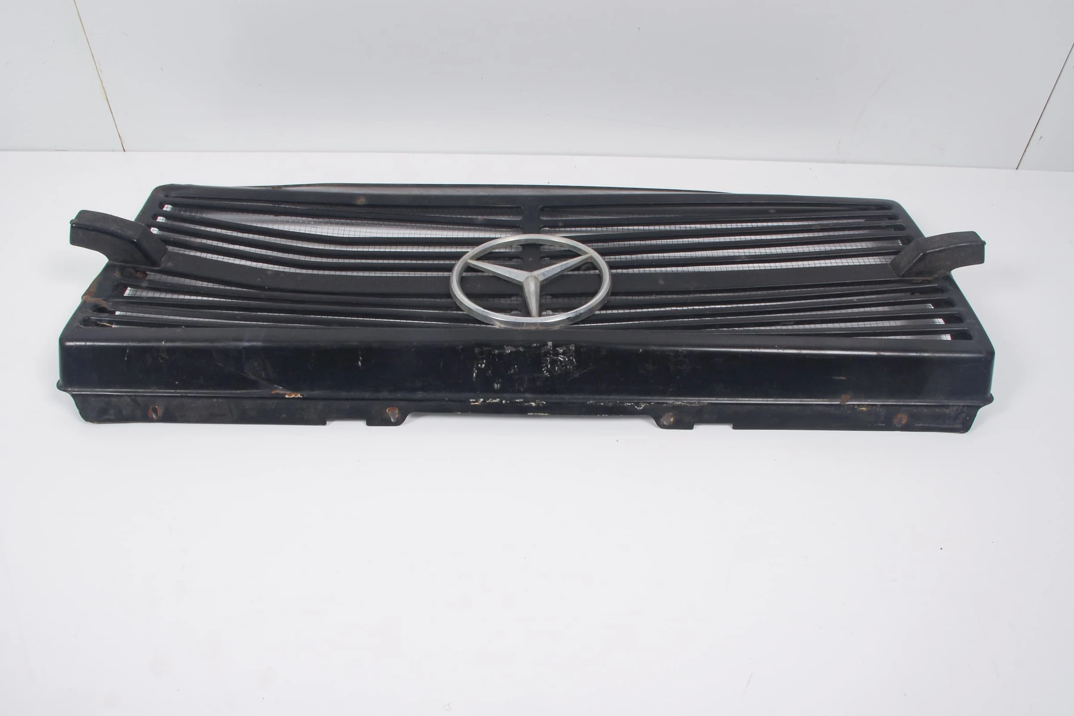 Mercedes 4608880815 Radiator Grille - Front | W460 W461 G