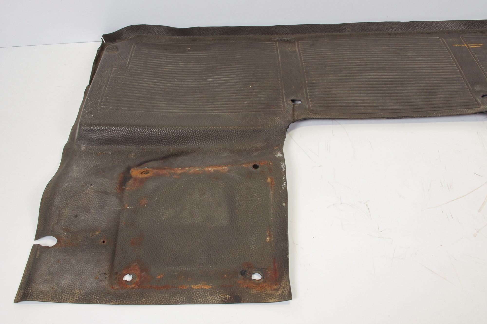 Mercedes 4606800040 Rubber Lining - Rear Grey | W460 W461 G