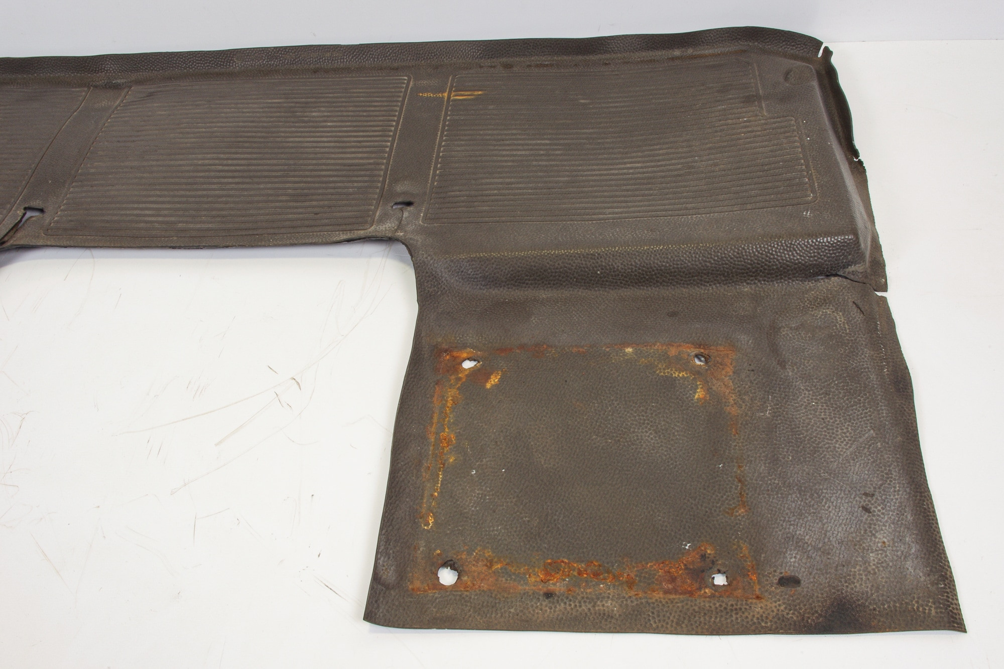 Mercedes 4606800040 Rubber Lining - Rear Grey | W460 W461 G