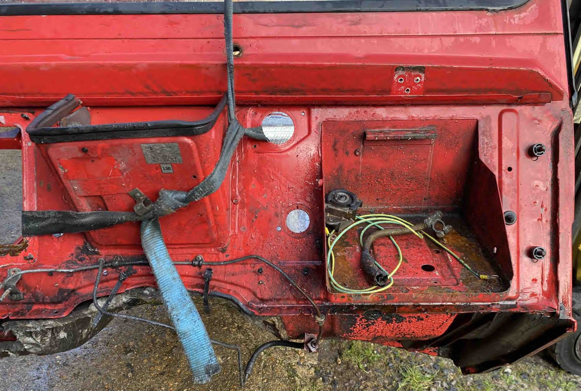 Mercedes 4606008507 Body Shell - Red | W460 G