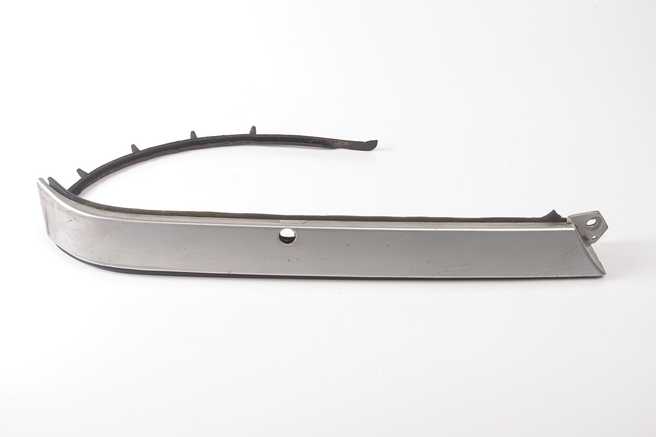 Mercedes 1408261477 Headlight Bezel - Front Right Silver | C140 S