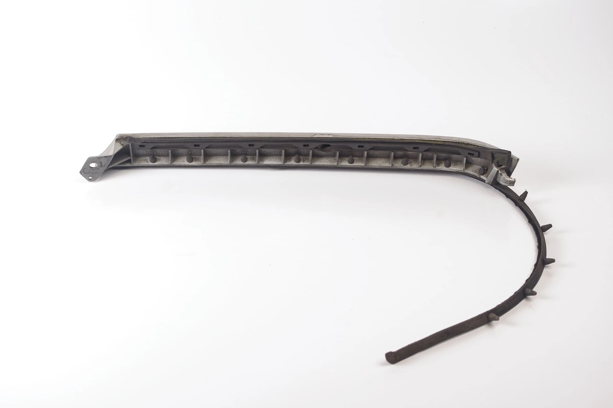 Mercedes 1408261477 Headlight Bezel - Front Right Silver | C140 S