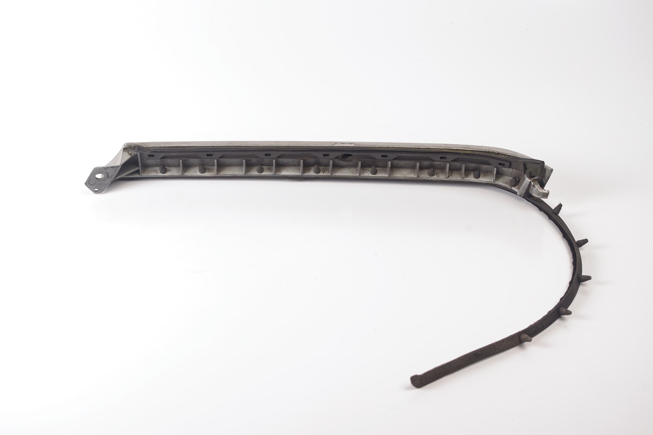 Mercedes 1408261477 Headlight Bezel - Front Right Silver | C140 S