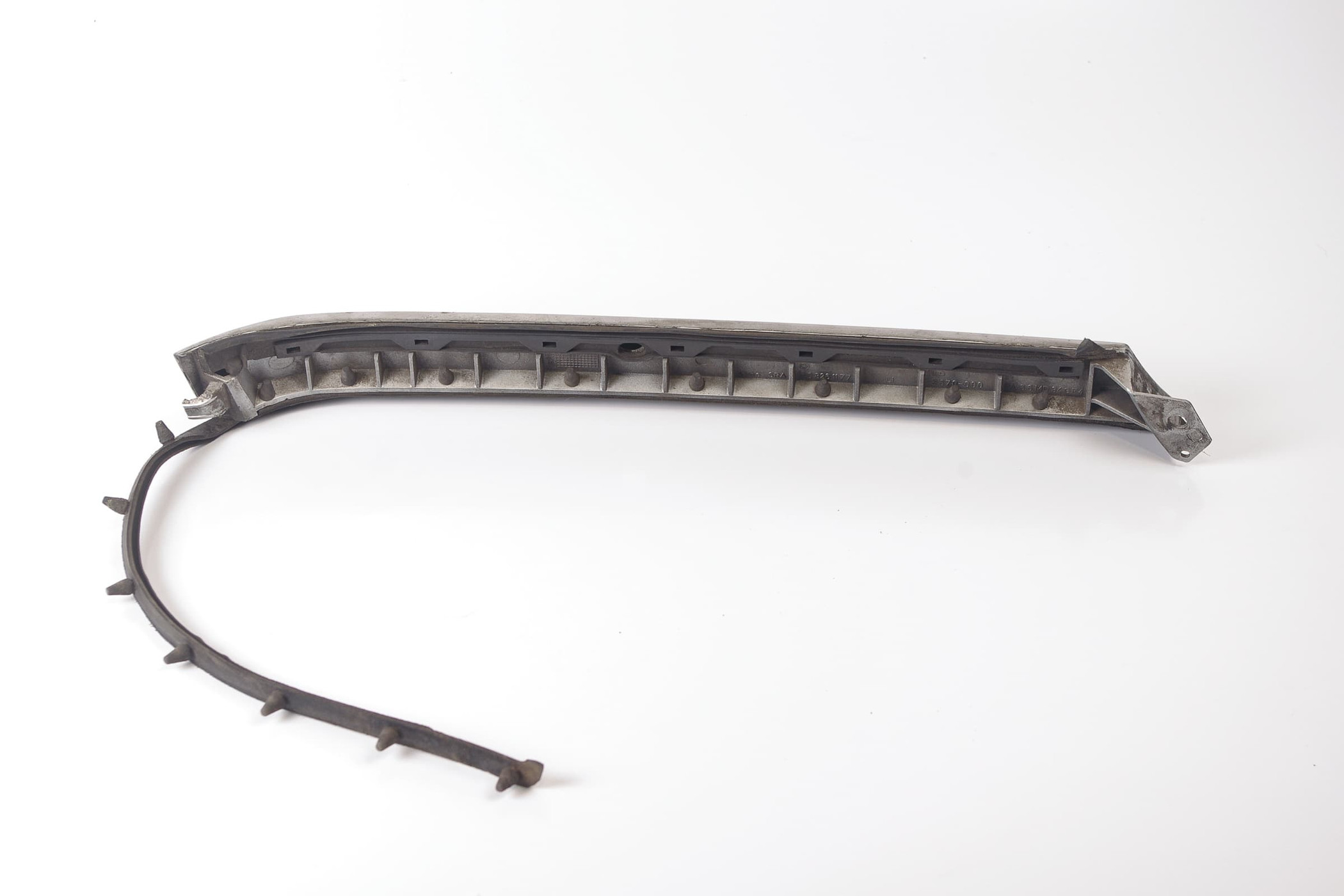 Mercedes 1408261377 Headlight Bezel - Front Left Silver | C140 S