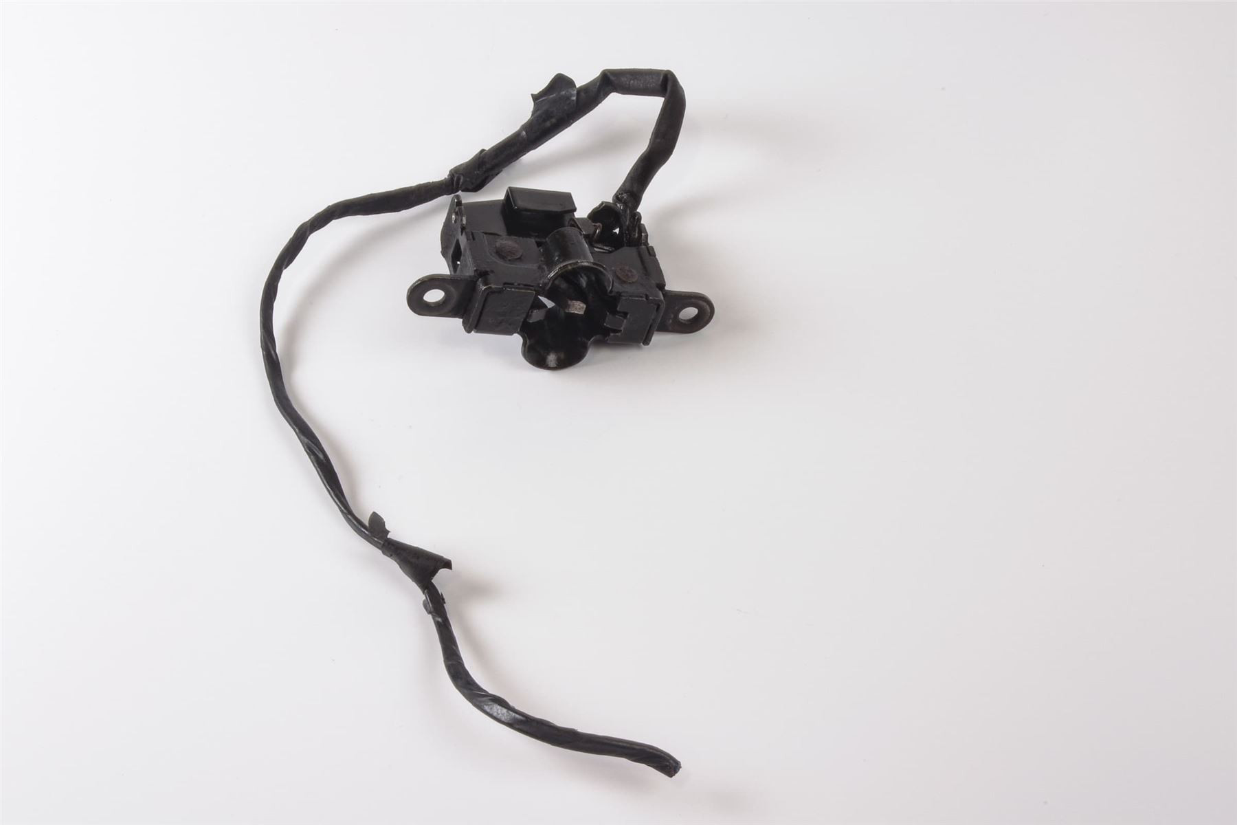 Mercedes 2028800460 Bonnet Catch | R129 SL