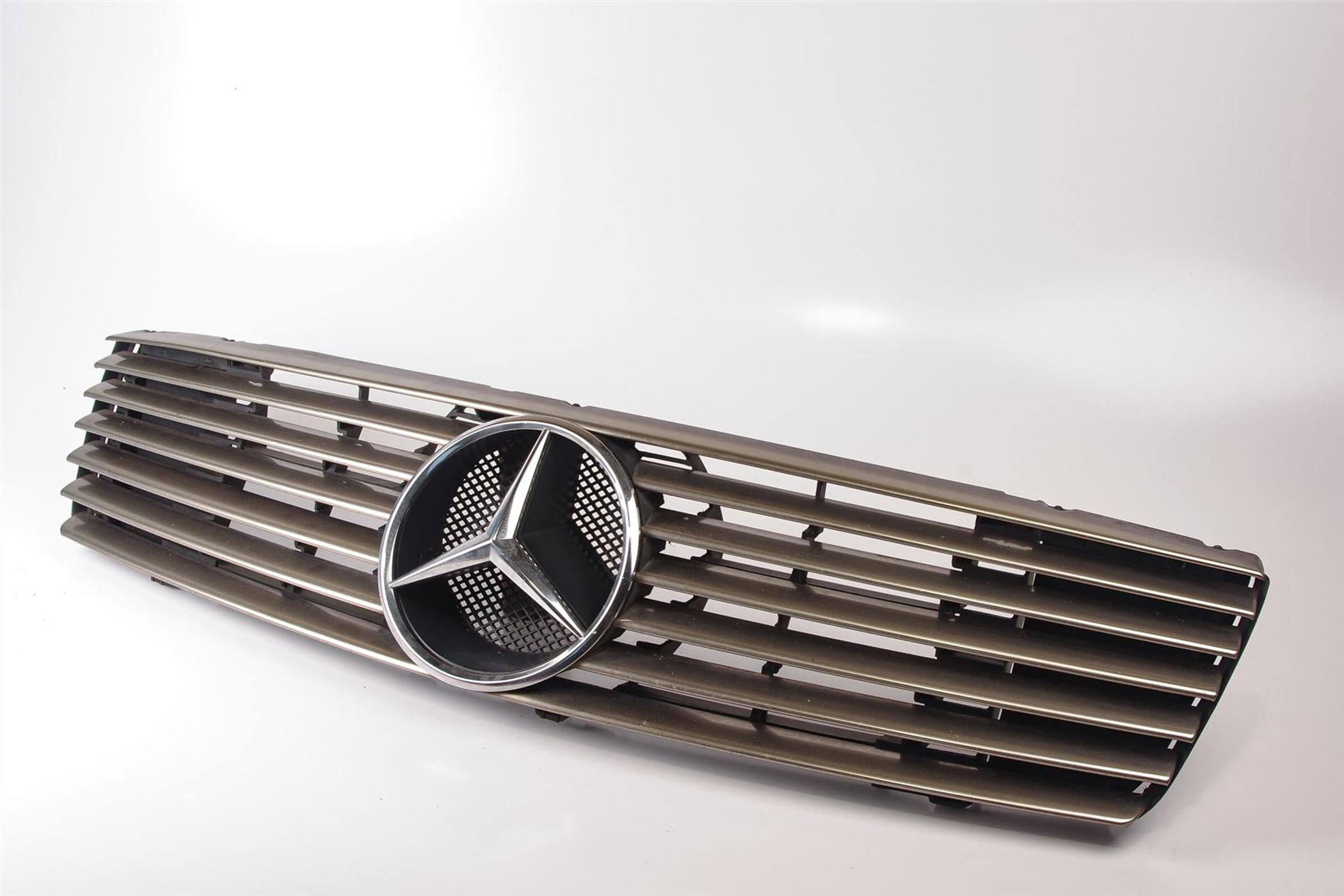 Mercedes 1408800185 Bonnet Grille - Front | C140 S