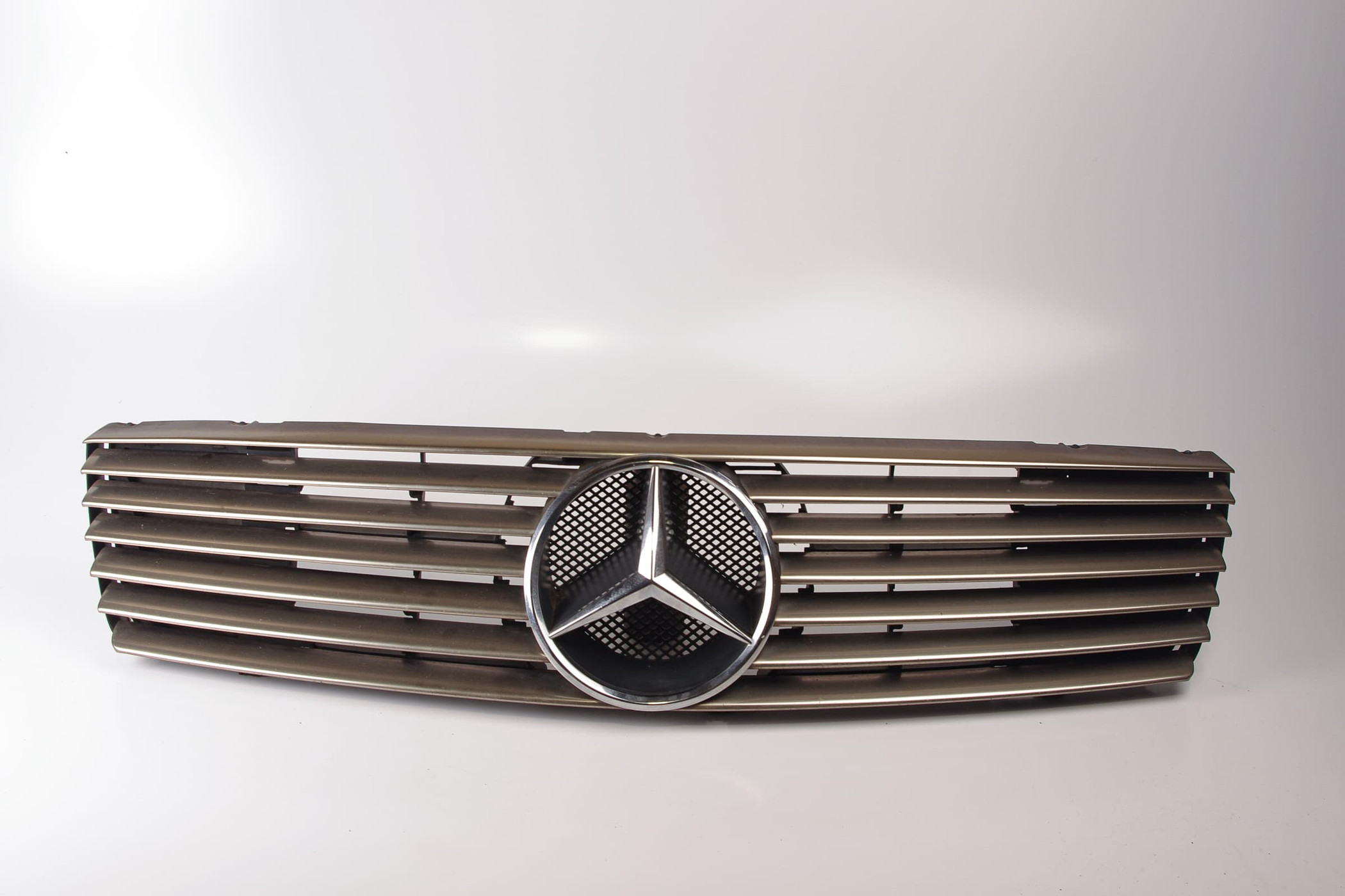 Mercedes 1408800185 Bonnet Grille - Front | C140 S
