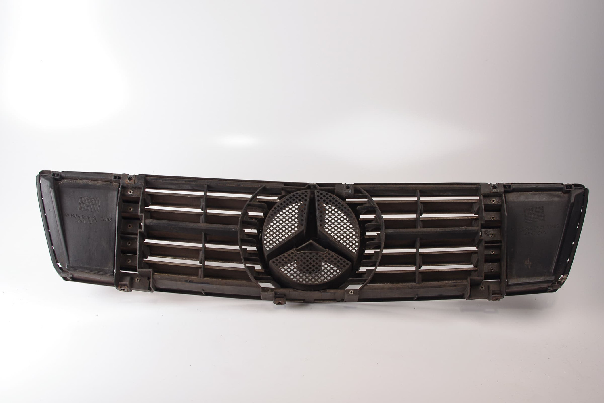 Mercedes 1408800185 Bonnet Grille - Front | C140 S