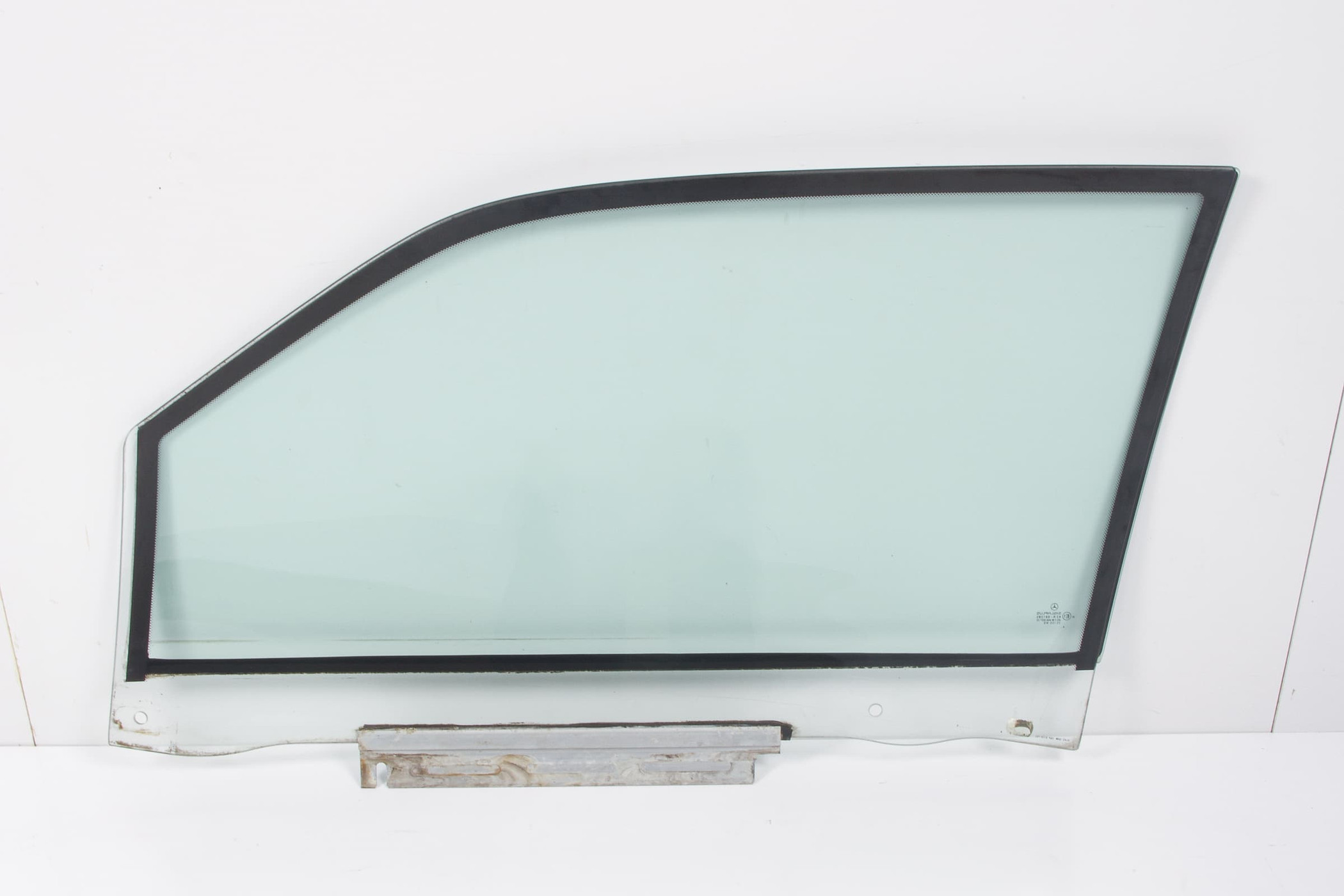Mercedes 1407202218 Window Glass - Front Right | C140 S