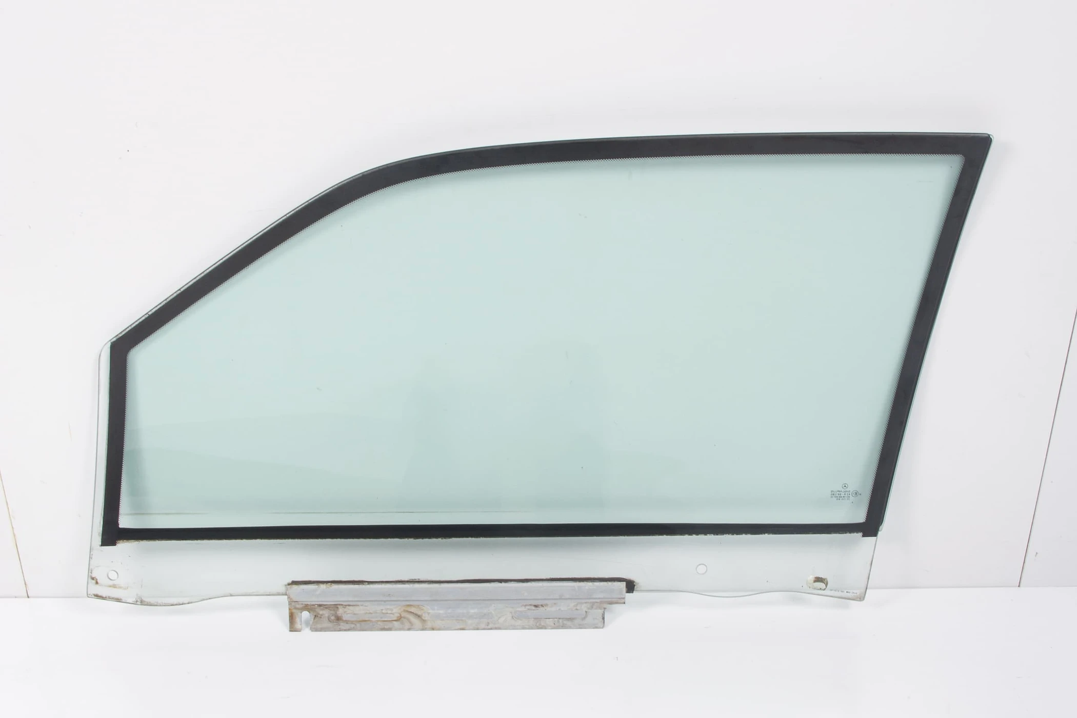 Mercedes 1407202218 Window Glass - Front Right | C140 S