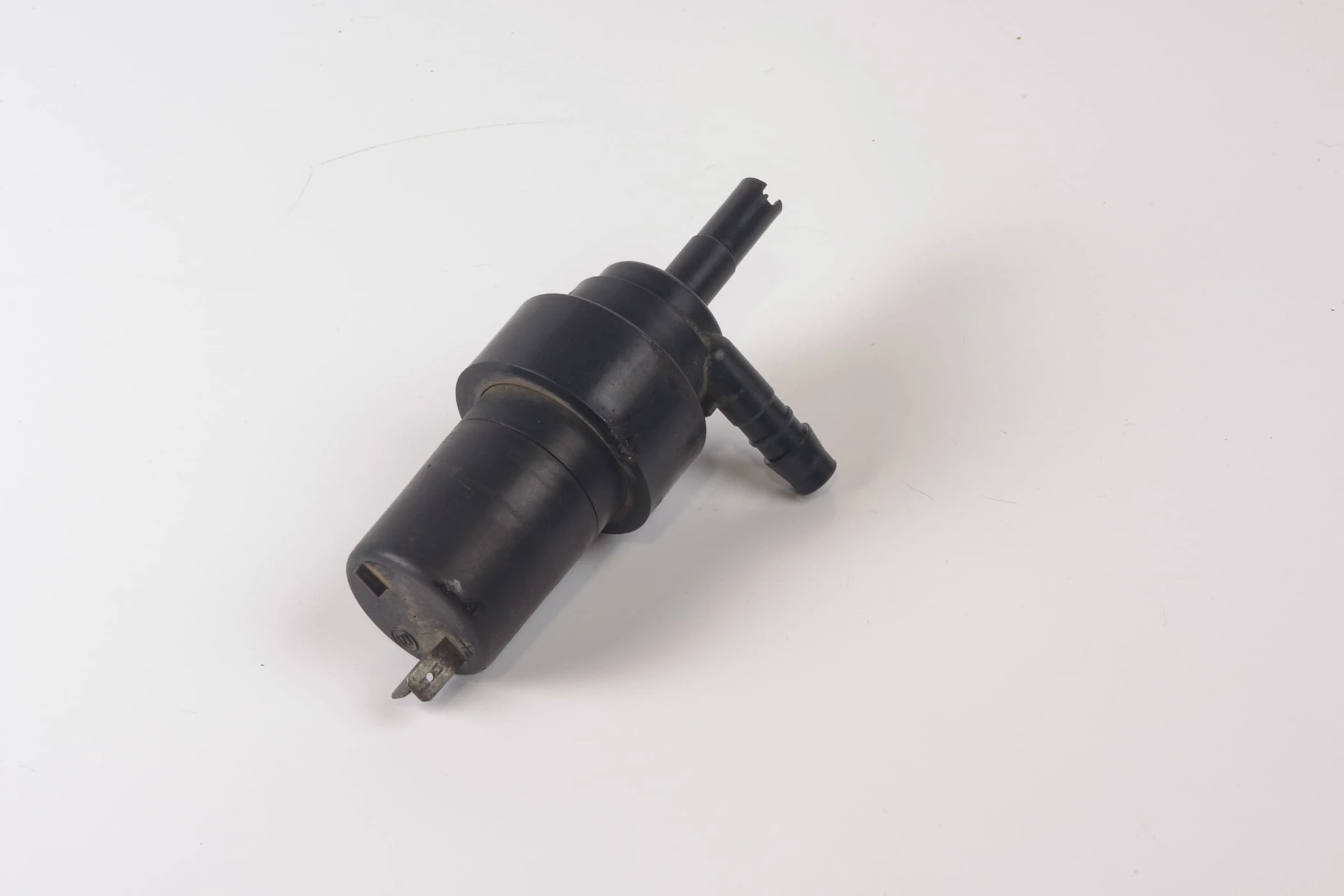 Mercedes 0008600826 Washer Pump - Front | W460 W463 G W638 V