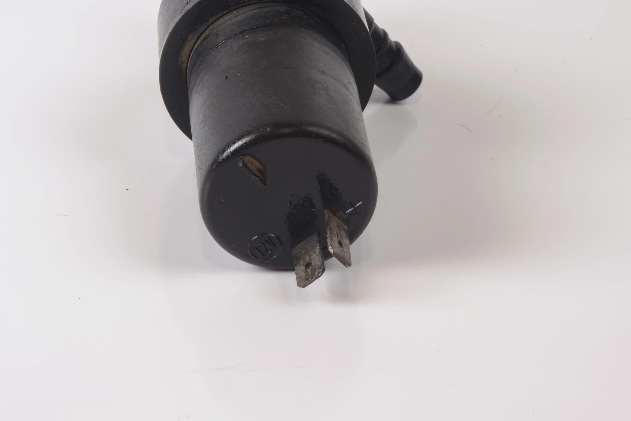 Mercedes 0008600826 Washer Pump - Front | W460 W463 G W638 V