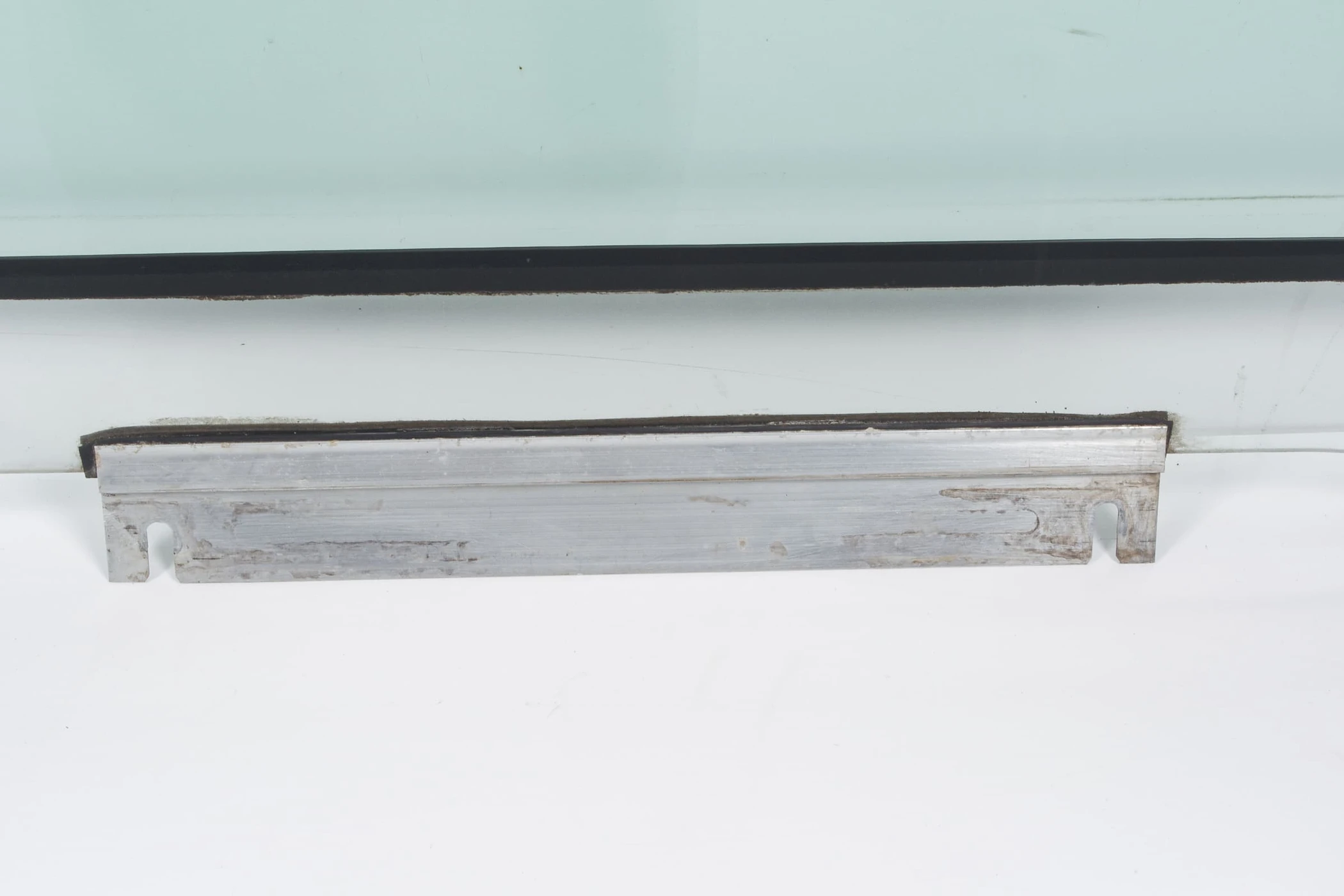 Mercedes 1407202118 Window Glass - Front Left | C140 S